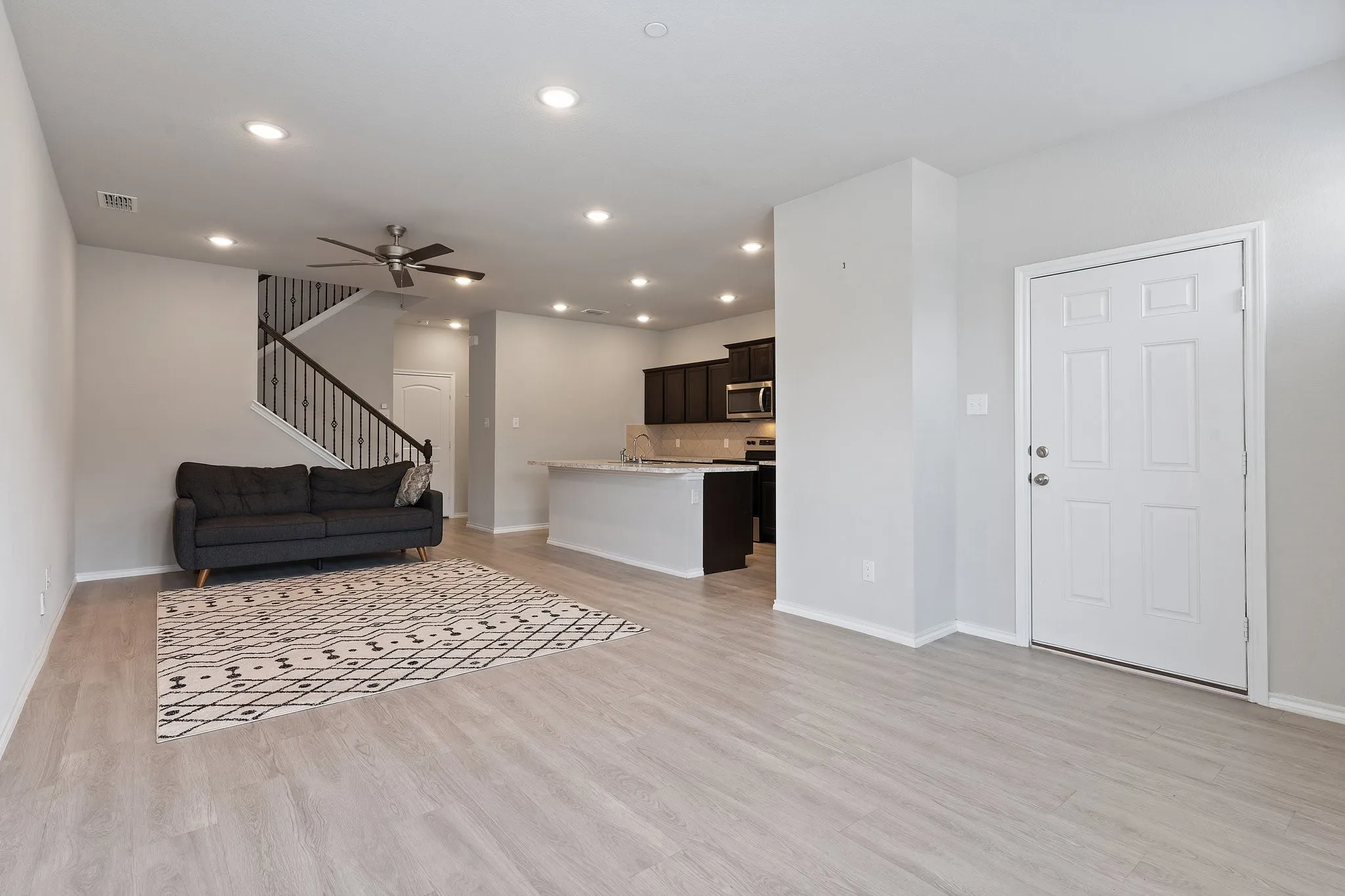 Single Family Residence For Rent in Dallas County , 2833 Bellflower Drive, Mesquite, Texas 75150, 3 Bedroom, 3 Bathroom, 2 Garage spaces, 1,764 Sqft, built in 2021, mls#21347236, Real Estate Agent in Mesquite, Homes For Rent in Dallas county, Homes For Rent in Mesquite, Realtor in Mesquite Texas, Real Estate Brokerage Independent Realty Texas, Luminita Cordes Realtor