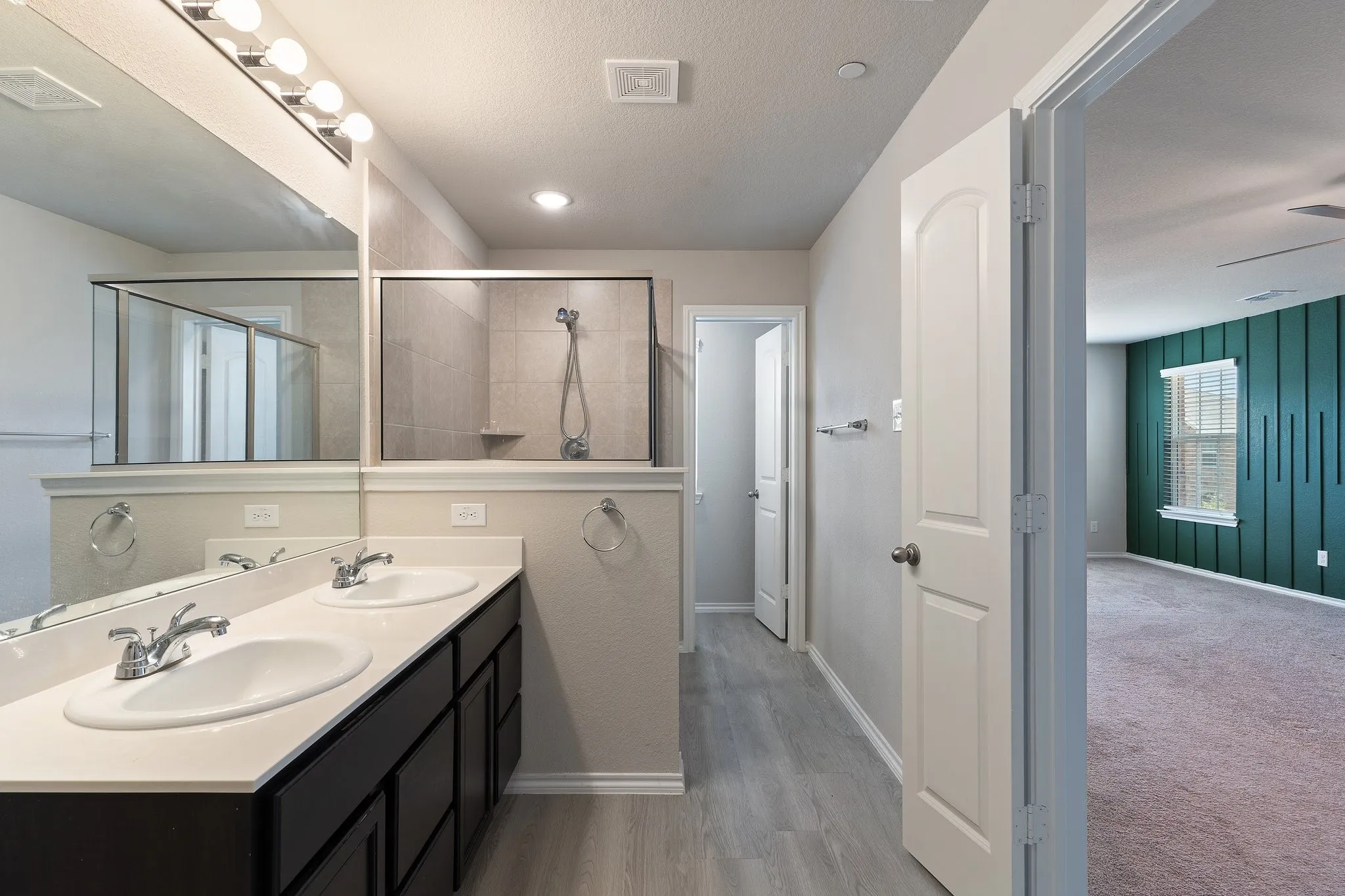 Single Family Residence For Rent in Dallas County , 2833 Bellflower Drive, Mesquite, Texas 75150, 3 Bedroom, 3 Bathroom, 2 Garage spaces, 1,764 Sqft, built in 2021, mls#21347236, Real Estate Agent in Mesquite, Homes For Rent in Dallas county, Homes For Rent in Mesquite, Realtor in Mesquite Texas, Real Estate Brokerage Independent Realty Texas, Luminita Cordes Realtor