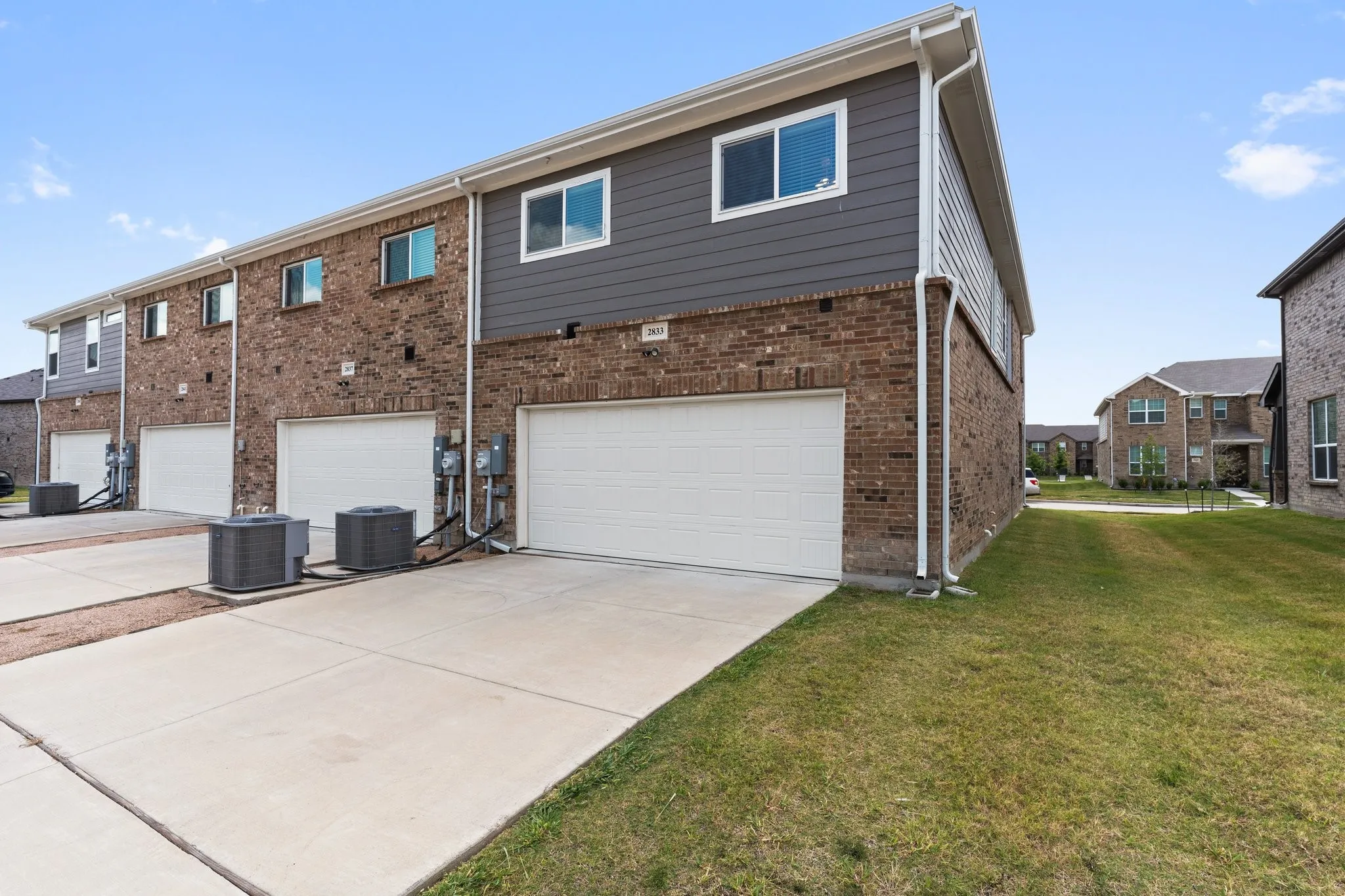 Single Family Residence For Rent in Dallas County , 2833 Bellflower Drive, Mesquite, Texas 75150, 3 Bedroom, 3 Bathroom, 2 Garage spaces, 1,764 Sqft, built in 2021, mls#21347236, Real Estate Agent in Mesquite, Homes For Rent in Dallas county, Homes For Rent in Mesquite, Realtor in Mesquite Texas, Real Estate Brokerage Independent Realty Texas, Luminita Cordes Realtor