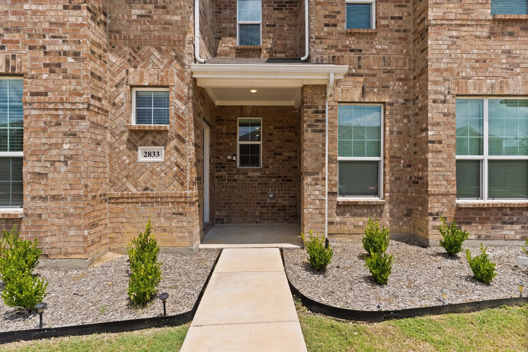 Single Family Residence For Rent in Dallas County , 2833 Bellflower Drive, Mesquite, Texas 75150, 3 Bedroom, 3 Bathroom, 2 Garage spaces, 1,764 Sqft, built in 2021, mls#21347236, Real Estate Agent in Mesquite, Homes For Rent in Dallas county, Homes For Rent in Mesquite, Realtor in Mesquite Texas, Real Estate Brokerage Independent Realty Texas, Luminita Cordes Realtor