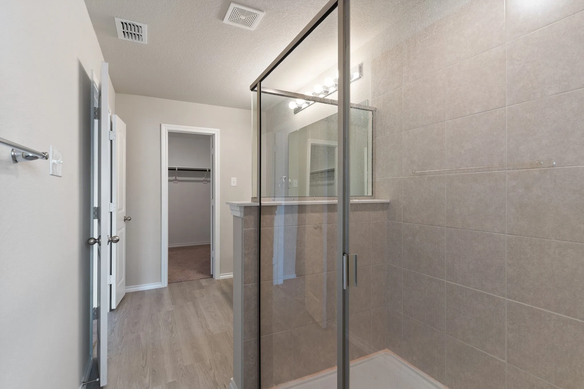 Single Family Residence For Rent in Dallas County , 2833 Bellflower Drive, Mesquite, Texas 75150, 3 Bedroom, 3 Bathroom, 2 Garage spaces, 1,764 Sqft, built in 2021, mls#21347236, Real Estate Agent in Mesquite, Homes For Rent in Dallas county, Homes For Rent in Mesquite, Realtor in Mesquite Texas, Real Estate Brokerage Independent Realty Texas, Luminita Cordes Realtor