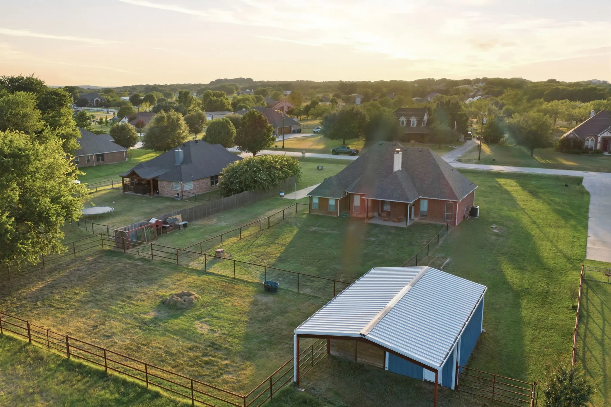 Single Family Residence For Sale in Parker County , 148 Fossil Rock Drive, Azle, Texas 76020, 3 Bedroom, 2 Bathroom, 3 Garage spaces, 1,964 Sqft, built in 2006, mls#21345537, Real Estate Agent in Azle, Homes For Sale in Parker county, Homes For Sale in Azle, Realtor in Azle Texas, Real Estate Brokerage Independent Realty Texas, Luminita Cordes Realtor