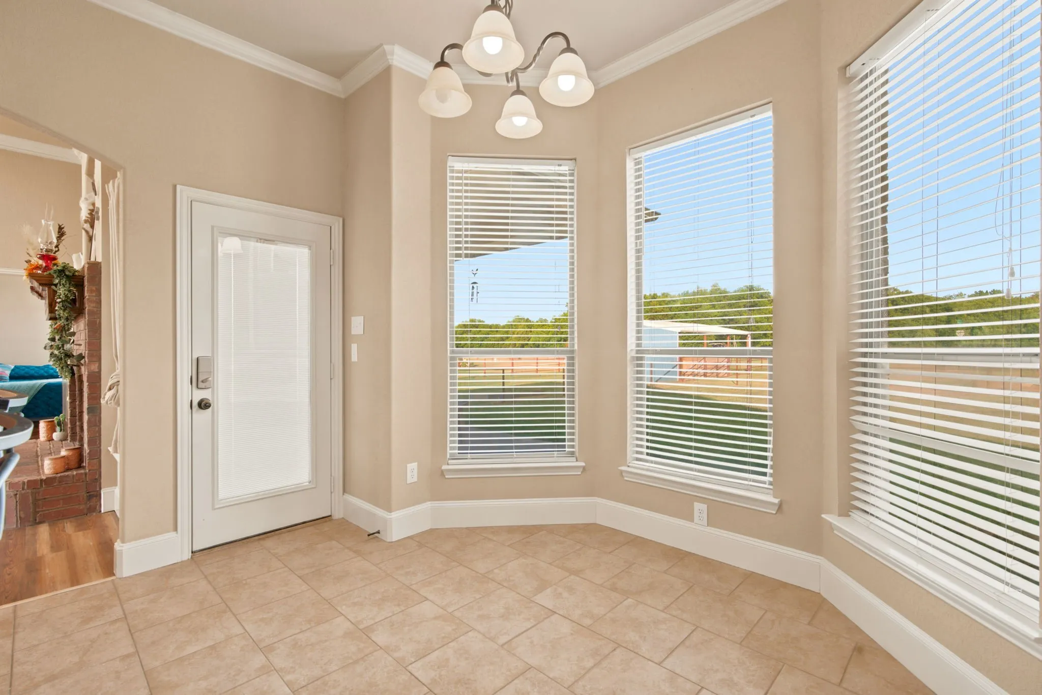 Single Family Residence For Sale in Parker County , 148 Fossil Rock Drive, Azle, Texas 76020, 3 Bedroom, 2 Bathroom, 3 Garage spaces, 1,964 Sqft, built in 2006, mls#21345537, Real Estate Agent in Azle, Homes For Sale in Parker county, Homes For Sale in Azle, Realtor in Azle Texas, Real Estate Brokerage Independent Realty Texas, Luminita Cordes Realtor