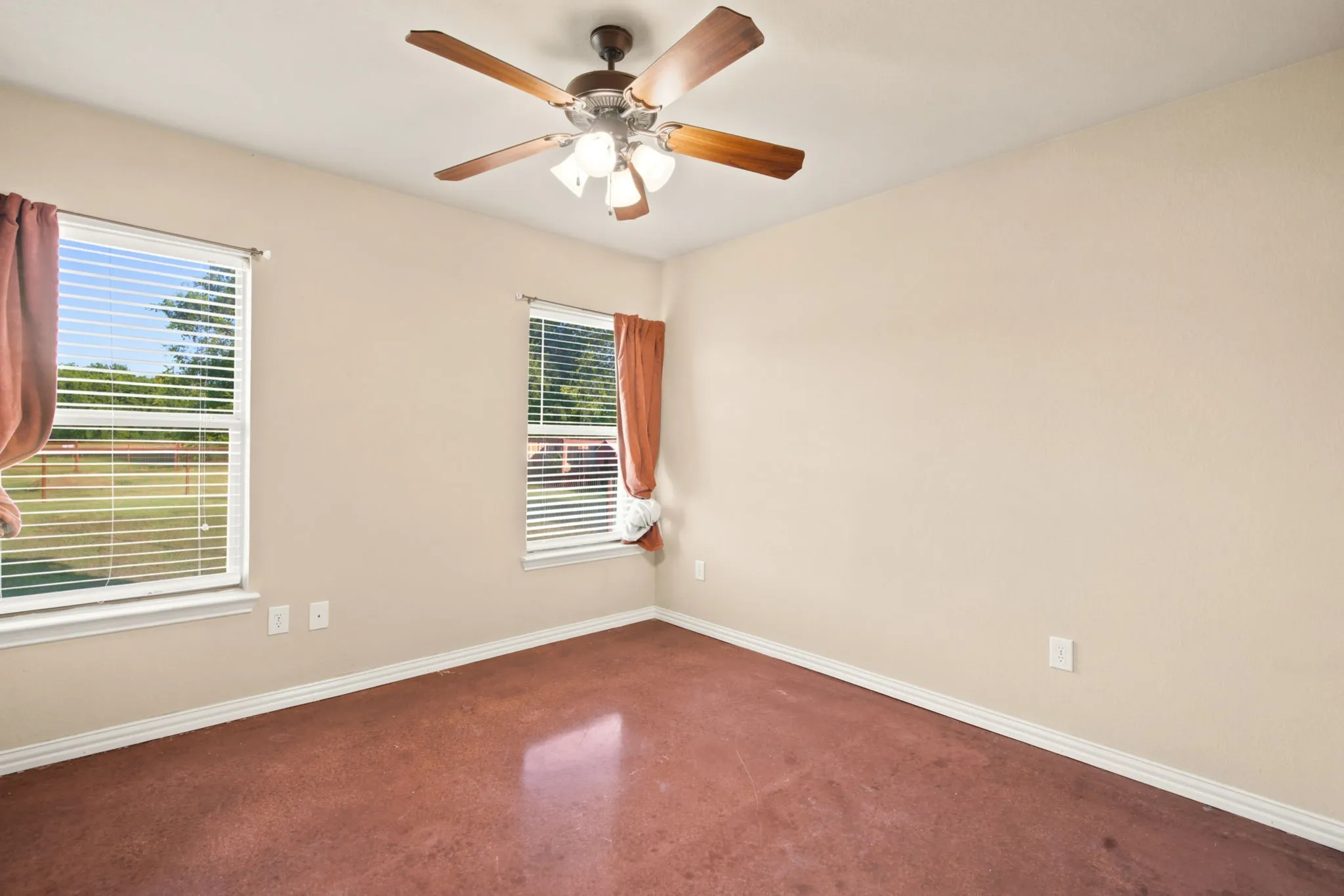 Single Family Residence For Sale in Parker County , 148 Fossil Rock Drive, Azle, Texas 76020, 3 Bedroom, 2 Bathroom, 3 Garage spaces, 1,964 Sqft, built in 2006, mls#21345537, Real Estate Agent in Azle, Homes For Sale in Parker county, Homes For Sale in Azle, Realtor in Azle Texas, Real Estate Brokerage Independent Realty Texas, Luminita Cordes Realtor