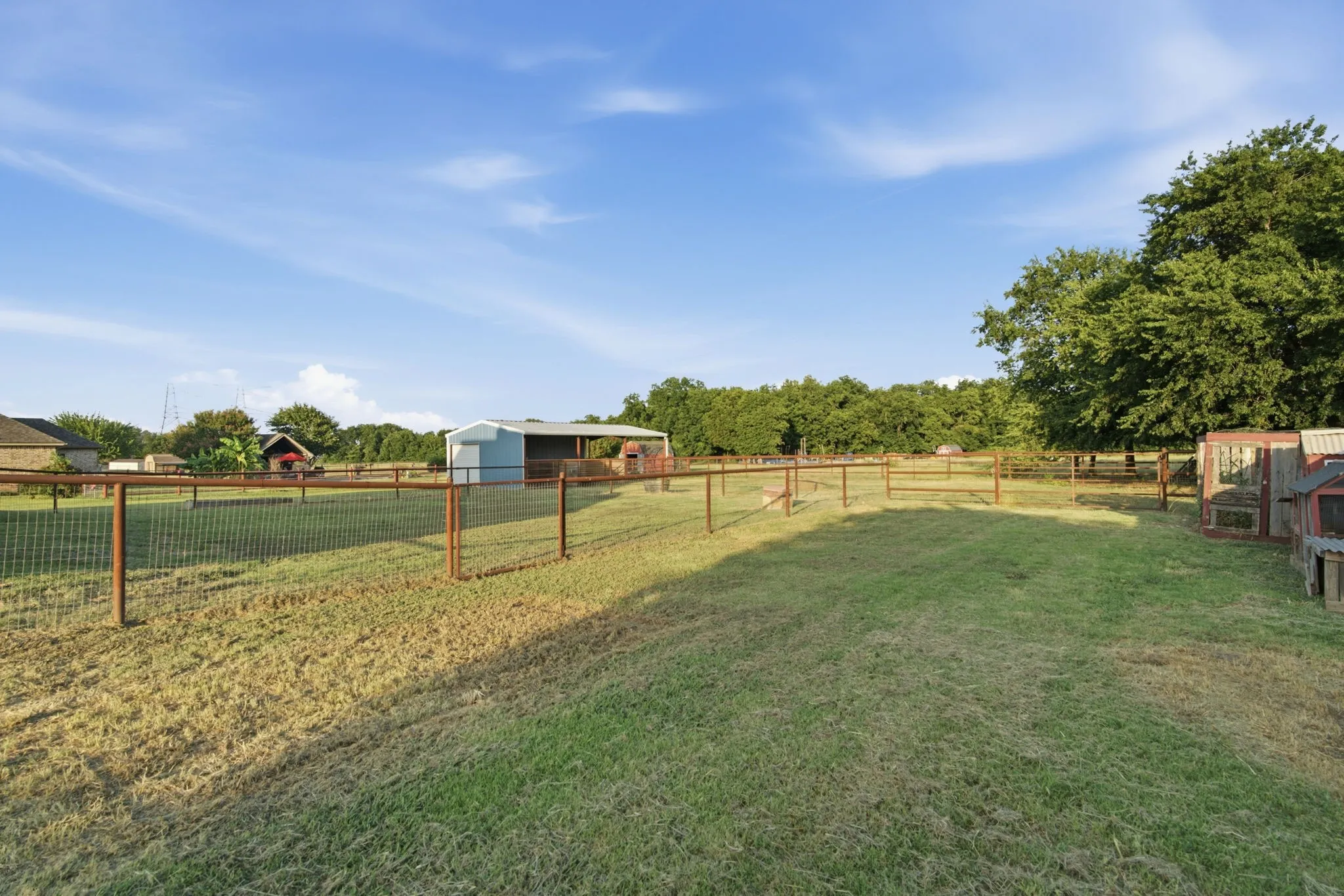 Single Family Residence For Sale in Parker County , 148 Fossil Rock Drive, Azle, Texas 76020, 3 Bedroom, 2 Bathroom, 3 Garage spaces, 1,964 Sqft, built in 2006, mls#21345537, Real Estate Agent in Azle, Homes For Sale in Parker county, Homes For Sale in Azle, Realtor in Azle Texas, Real Estate Brokerage Independent Realty Texas, Luminita Cordes Realtor