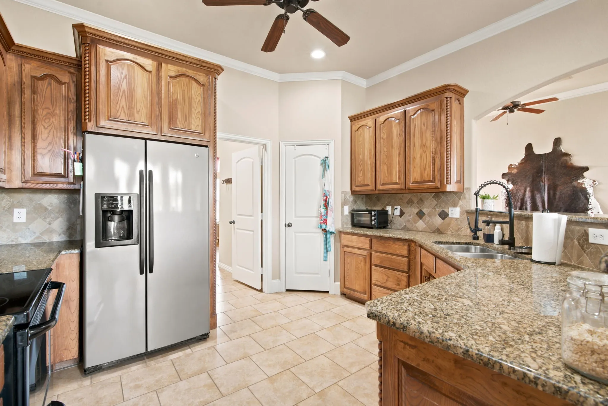 Single Family Residence For Sale in Parker County , 148 Fossil Rock Drive, Azle, Texas 76020, 3 Bedroom, 2 Bathroom, 3 Garage spaces, 1,964 Sqft, built in 2006, mls#21345537, Real Estate Agent in Azle, Homes For Sale in Parker county, Homes For Sale in Azle, Realtor in Azle Texas, Real Estate Brokerage Independent Realty Texas, Luminita Cordes Realtor