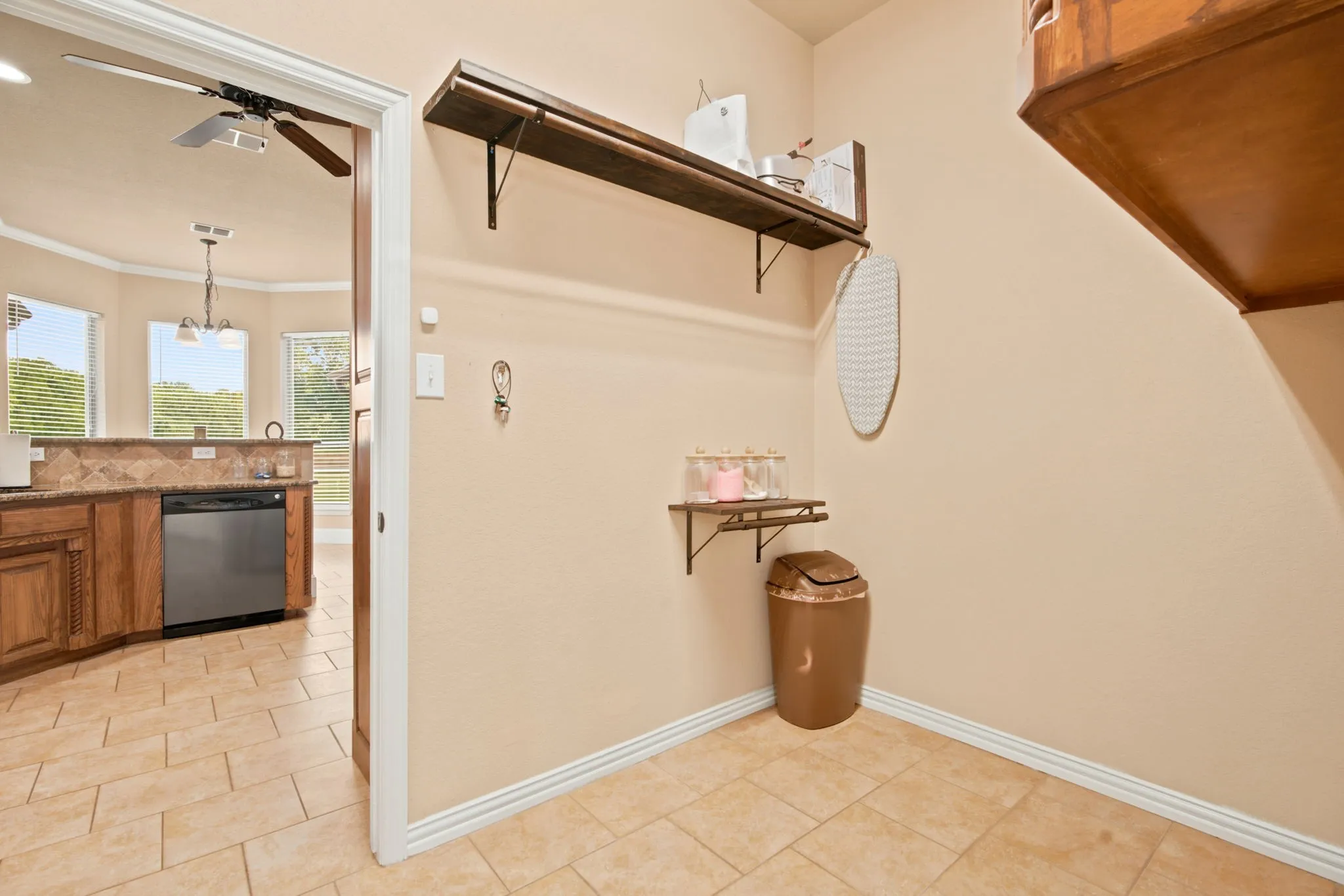 Single Family Residence For Sale in Parker County , 148 Fossil Rock Drive, Azle, Texas 76020, 3 Bedroom, 2 Bathroom, 3 Garage spaces, 1,964 Sqft, built in 2006, mls#21345537, Real Estate Agent in Azle, Homes For Sale in Parker county, Homes For Sale in Azle, Realtor in Azle Texas, Real Estate Brokerage Independent Realty Texas, Luminita Cordes Realtor