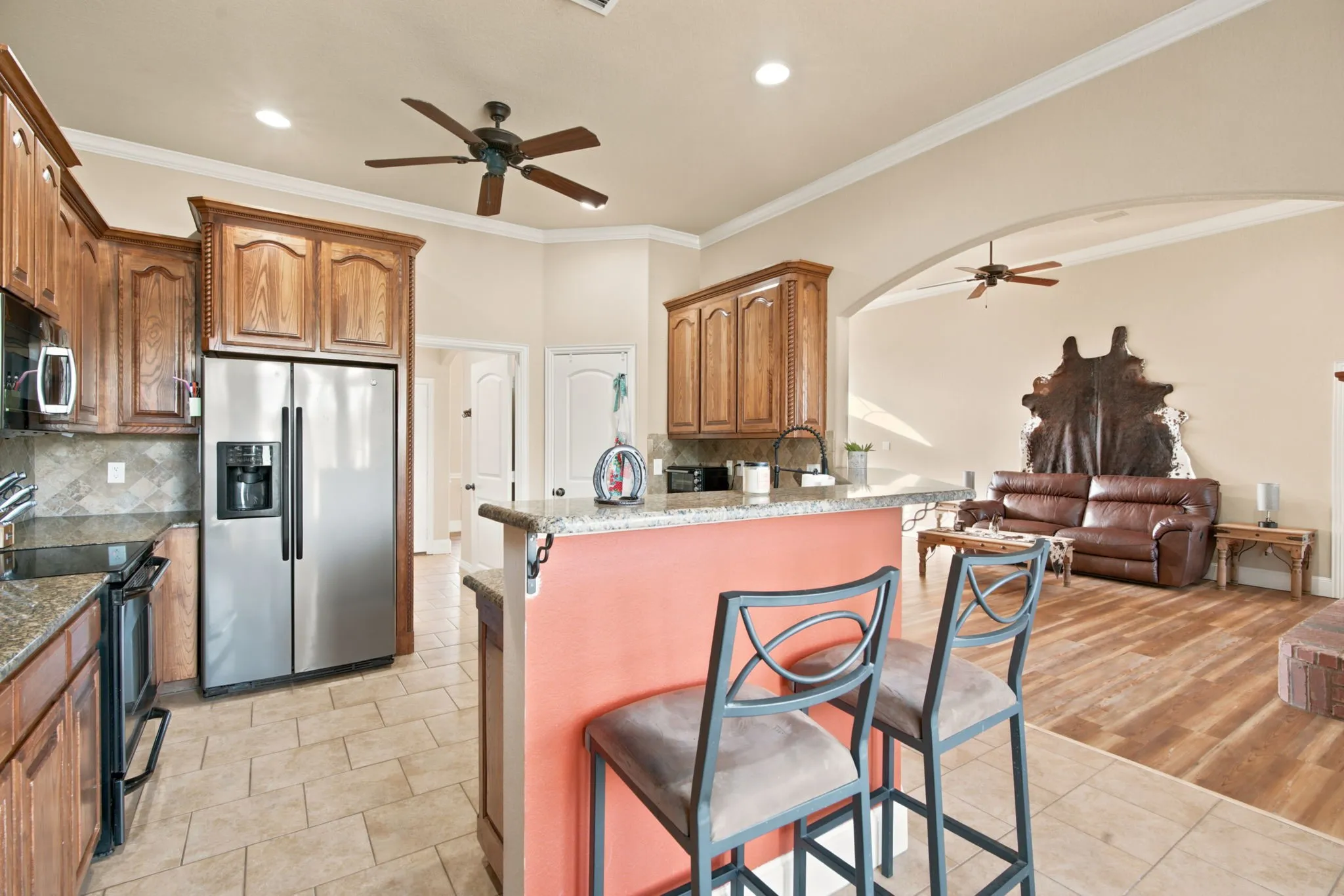 Single Family Residence For Sale in Parker County , 148 Fossil Rock Drive, Azle, Texas 76020, 3 Bedroom, 2 Bathroom, 3 Garage spaces, 1,964 Sqft, built in 2006, mls#21345537, Real Estate Agent in Azle, Homes For Sale in Parker county, Homes For Sale in Azle, Realtor in Azle Texas, Real Estate Brokerage Independent Realty Texas, Luminita Cordes Realtor
