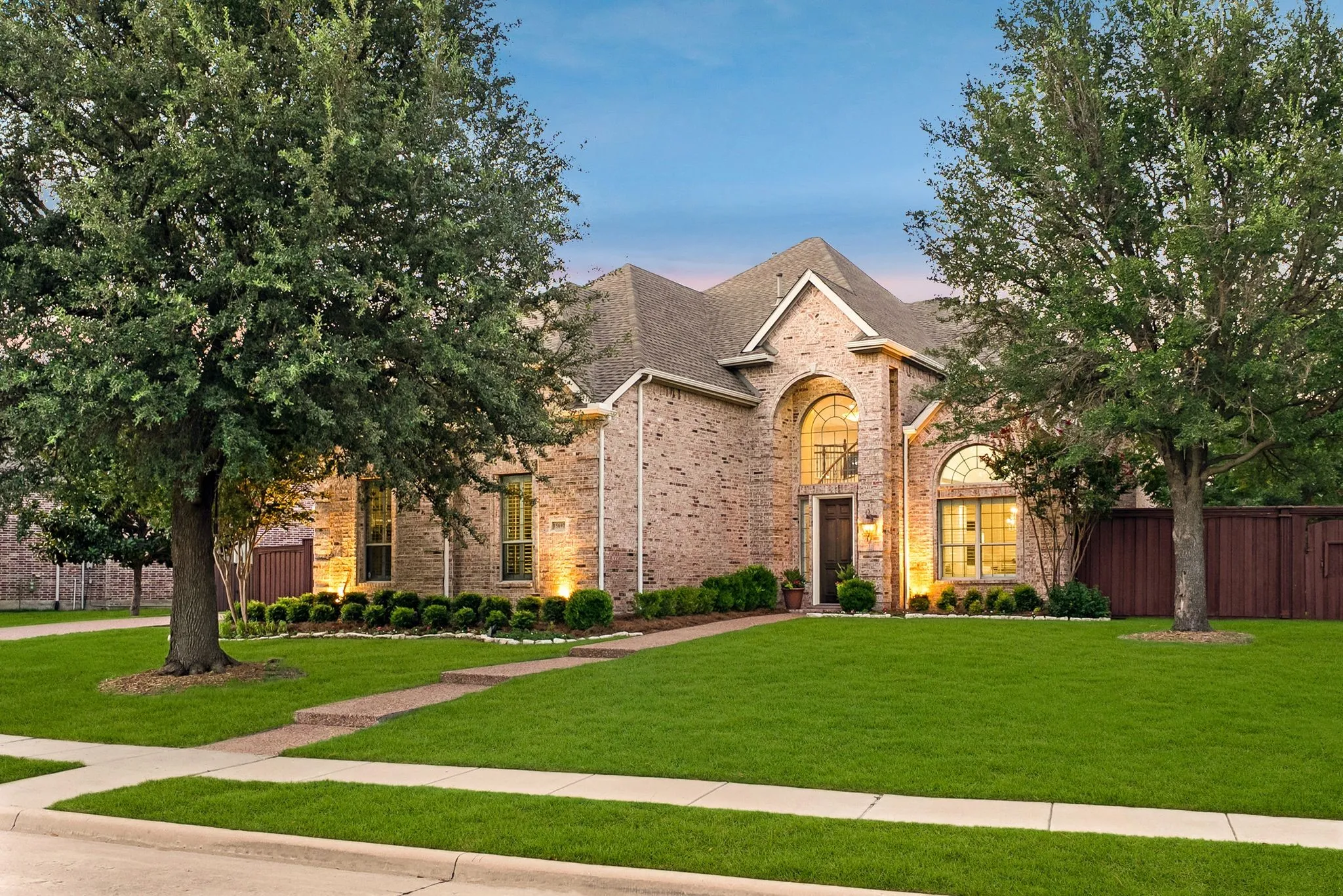 Single Family Residence For Sale in Collin County , 15692 Atkins Lane, Frisco, Texas 75035, 5 Bedroom, 4 Bathroom, 3 Garage spaces, 3,789 Sqft, built in 2004, mls#21337926, Real Estate Agent in Frisco, Homes For Sale in Collin county, Homes For Sale in Frisco, Realtor in Frisco Texas, Real Estate Brokerage Independent Realty Texas, Luminita Cordes Realtor
