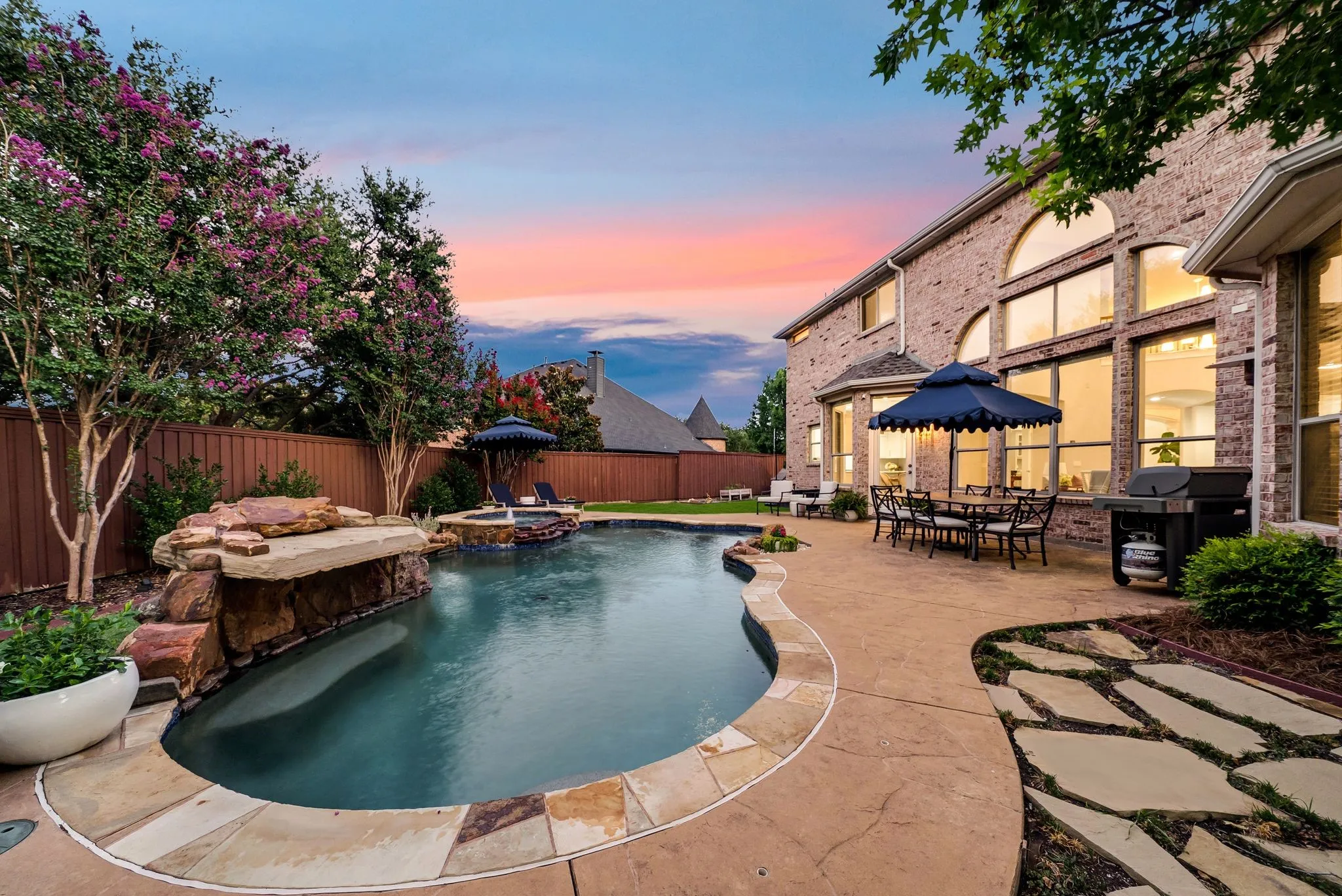 Single Family Residence For Sale in Collin County , 15692 Atkins Lane, Frisco, Texas 75035, 5 Bedroom, 4 Bathroom, 3 Garage spaces, 3,789 Sqft, built in 2004, mls#21337926, Real Estate Agent in Frisco, Homes For Sale in Collin county, Homes For Sale in Frisco, Realtor in Frisco Texas, Real Estate Brokerage Independent Realty Texas, Luminita Cordes Realtor