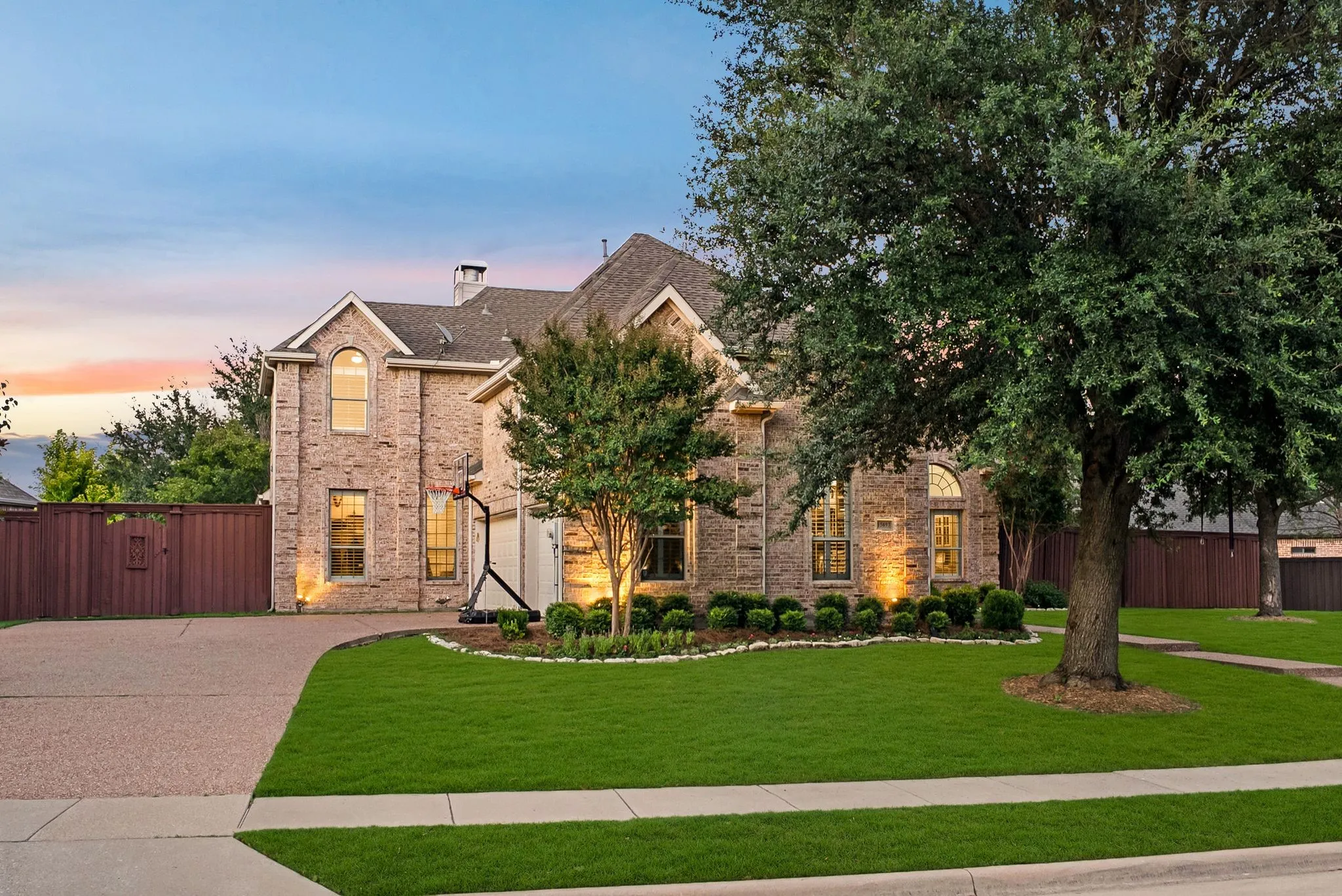 Single Family Residence For Sale in Collin County , 15692 Atkins Lane, Frisco, Texas 75035, 5 Bedroom, 4 Bathroom, 3 Garage spaces, 3,789 Sqft, built in 2004, mls#21337926, Real Estate Agent in Frisco, Homes For Sale in Collin county, Homes For Sale in Frisco, Realtor in Frisco Texas, Real Estate Brokerage Independent Realty Texas, Luminita Cordes Realtor