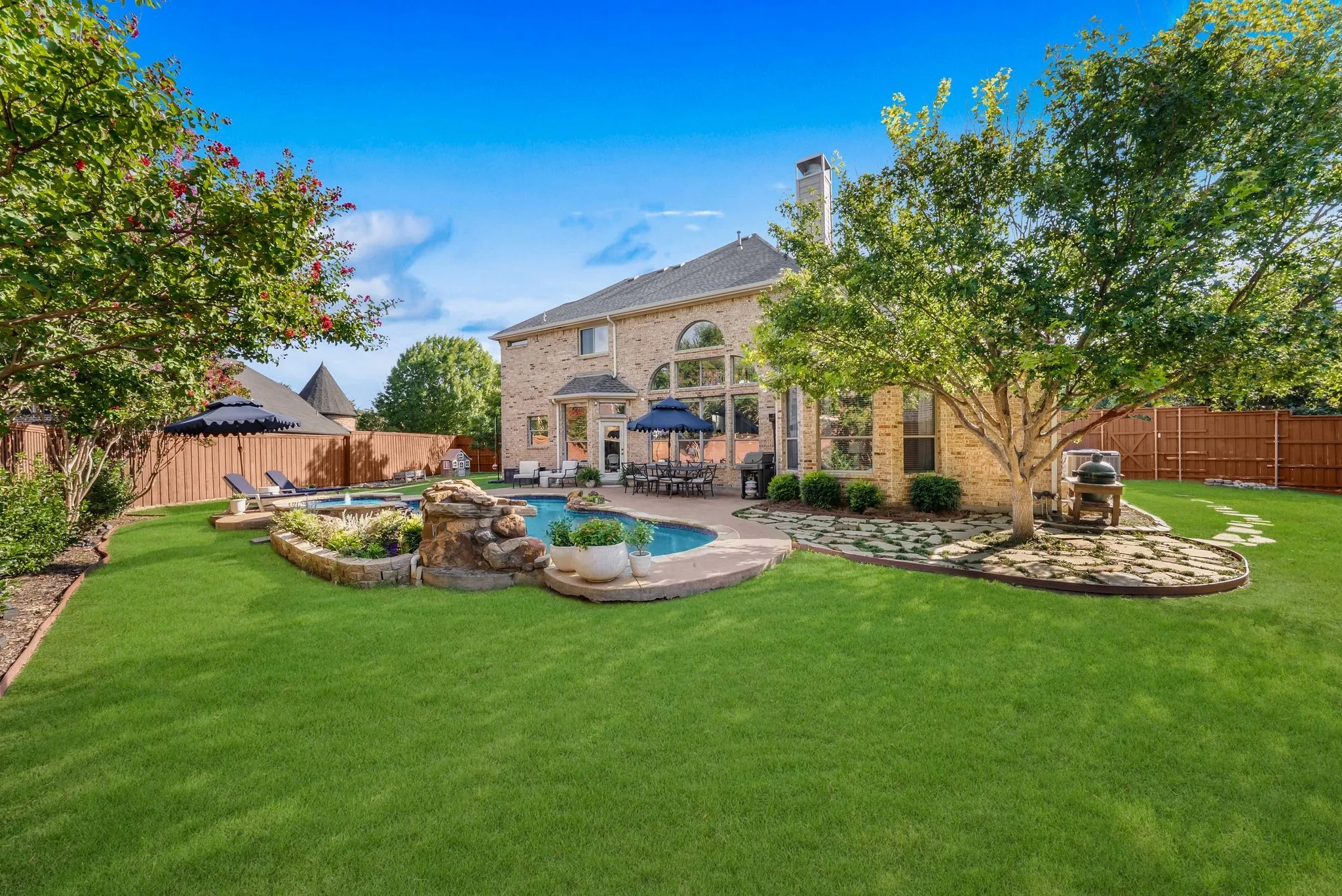 Single Family Residence For Sale in Collin County , 15692 Atkins Lane, Frisco, Texas 75035, 5 Bedroom, 4 Bathroom, 3 Garage spaces, 3,789 Sqft, built in 2004, mls#21337926, Real Estate Agent in Frisco, Homes For Sale in Collin county, Homes For Sale in Frisco, Realtor in Frisco Texas, Real Estate Brokerage Independent Realty Texas, Luminita Cordes Realtor