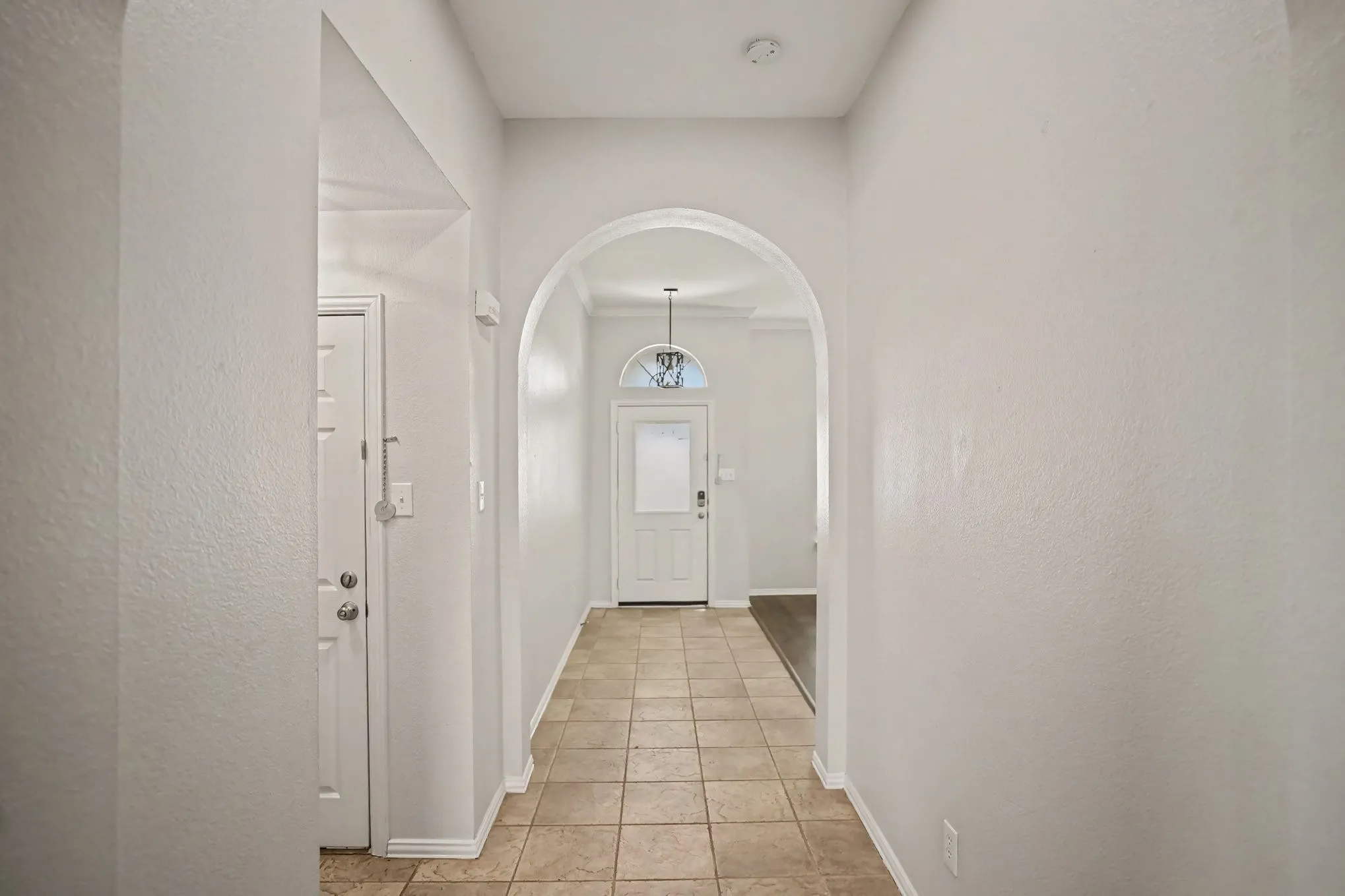 Single Family Residence For Sale in Tarrant County , 11 Mary Lou Court, Mansfield, Texas 76063, 4 Bedroom, 2 Bathroom, 2 Garage spaces, 2,386 Sqft, built in 2001, mls#21345410, Real Estate Agent in Mansfield, Homes For Sale in Tarrant county, Homes For Sale in Mansfield, Realtor in Mansfield Texas, Real Estate Brokerage Independent Realty Texas, Luminita Cordes Realtor