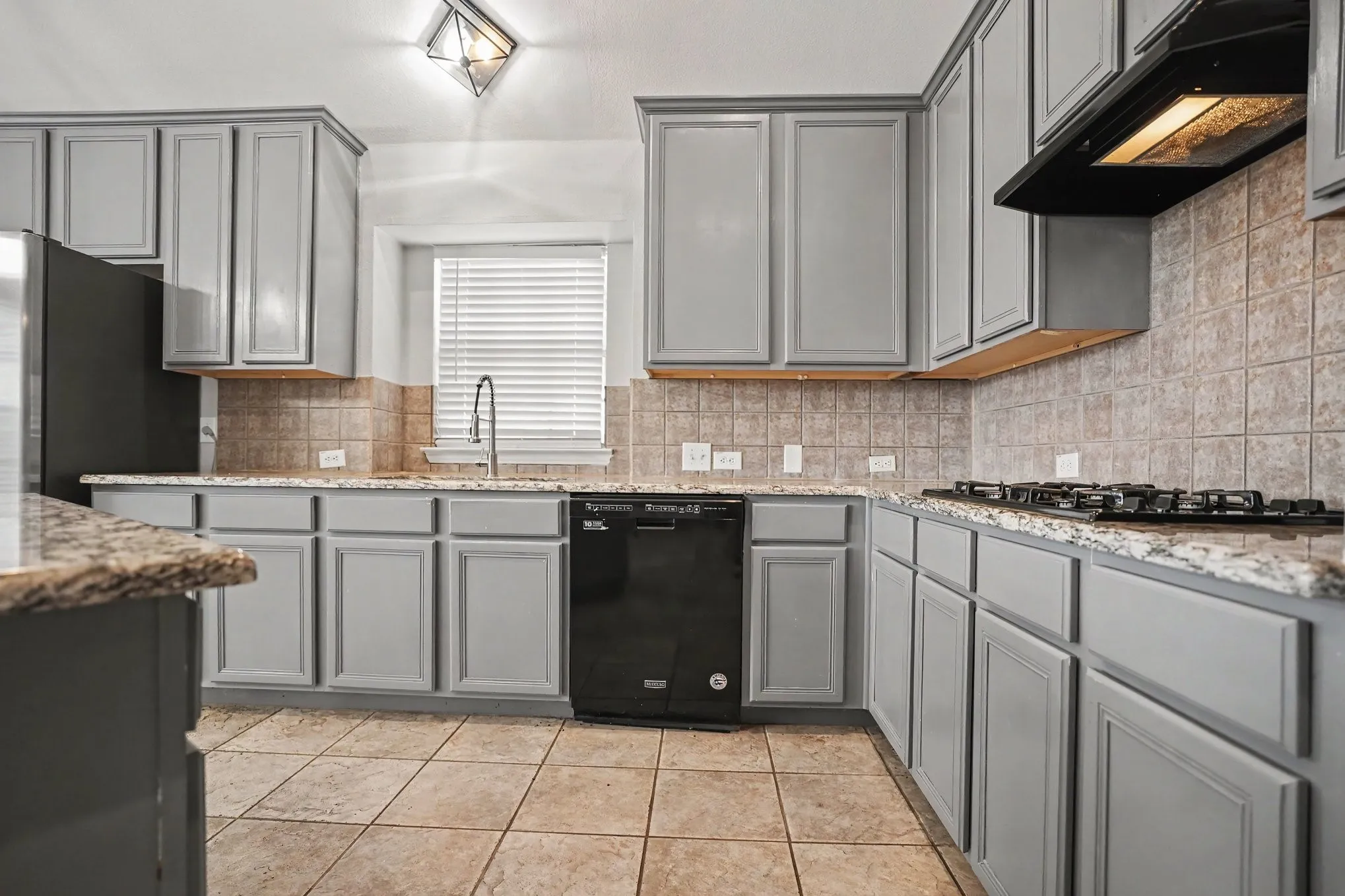 Single Family Residence For Sale in Tarrant County , 11 Mary Lou Court, Mansfield, Texas 76063, 4 Bedroom, 2 Bathroom, 2 Garage spaces, 2,386 Sqft, built in 2001, mls#21345410, Real Estate Agent in Mansfield, Homes For Sale in Tarrant county, Homes For Sale in Mansfield, Realtor in Mansfield Texas, Real Estate Brokerage Independent Realty Texas, Luminita Cordes Realtor
