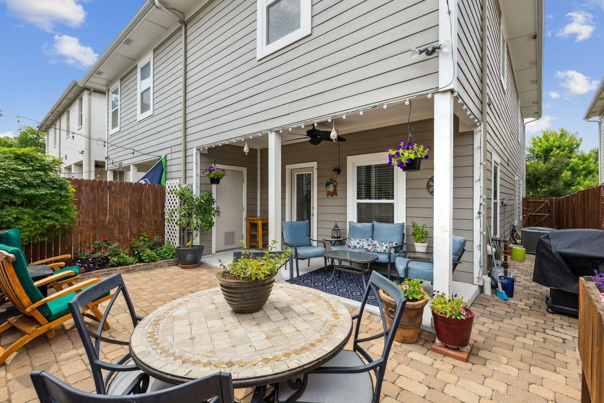 Duplex For Rent in Tarrant County , 3705 Byers Avenue, Fort Worth, Texas 76107, 3 Bedrooms, 3 Bathrooms, 2 Garage spaces, 1,922 Sqft, built in 2014, Price $3,500, mls#21347295, Real Estate Agent in Fort Worth, Homes For Rent in Tarrant county, Homes For Rent in Fort Worth, Realtor in Fort Worth Texas, Real Estate Brokerage Independent Realty Texas, Luminita Cordes Realtor