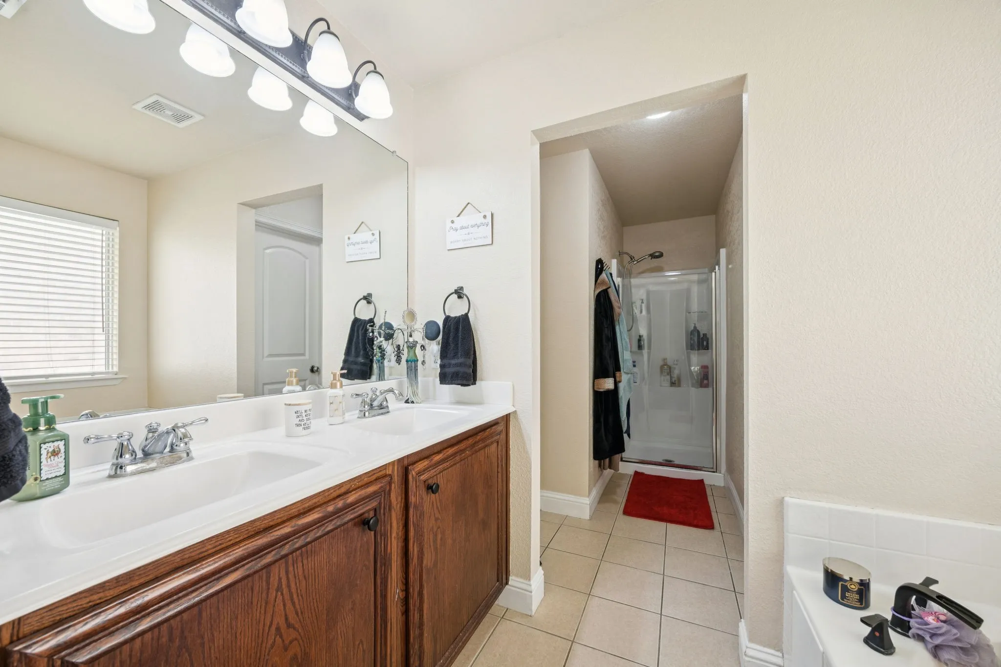 Single Family Residence For Sale in Hunt County , 1601 Applegate Way, Royse City, Texas 75189, 3 Bedroom, 2 Bathroom, 2 Garage spaces, 1,398 Sqft, built in 2011, mls#21342772, Real Estate Agent in Royse City, Homes For Sale in Hunt county, Homes For Sale in Royse City, Realtor in Royse City Texas, Real Estate Brokerage Independent Realty Texas, Luminita Cordes Realtor