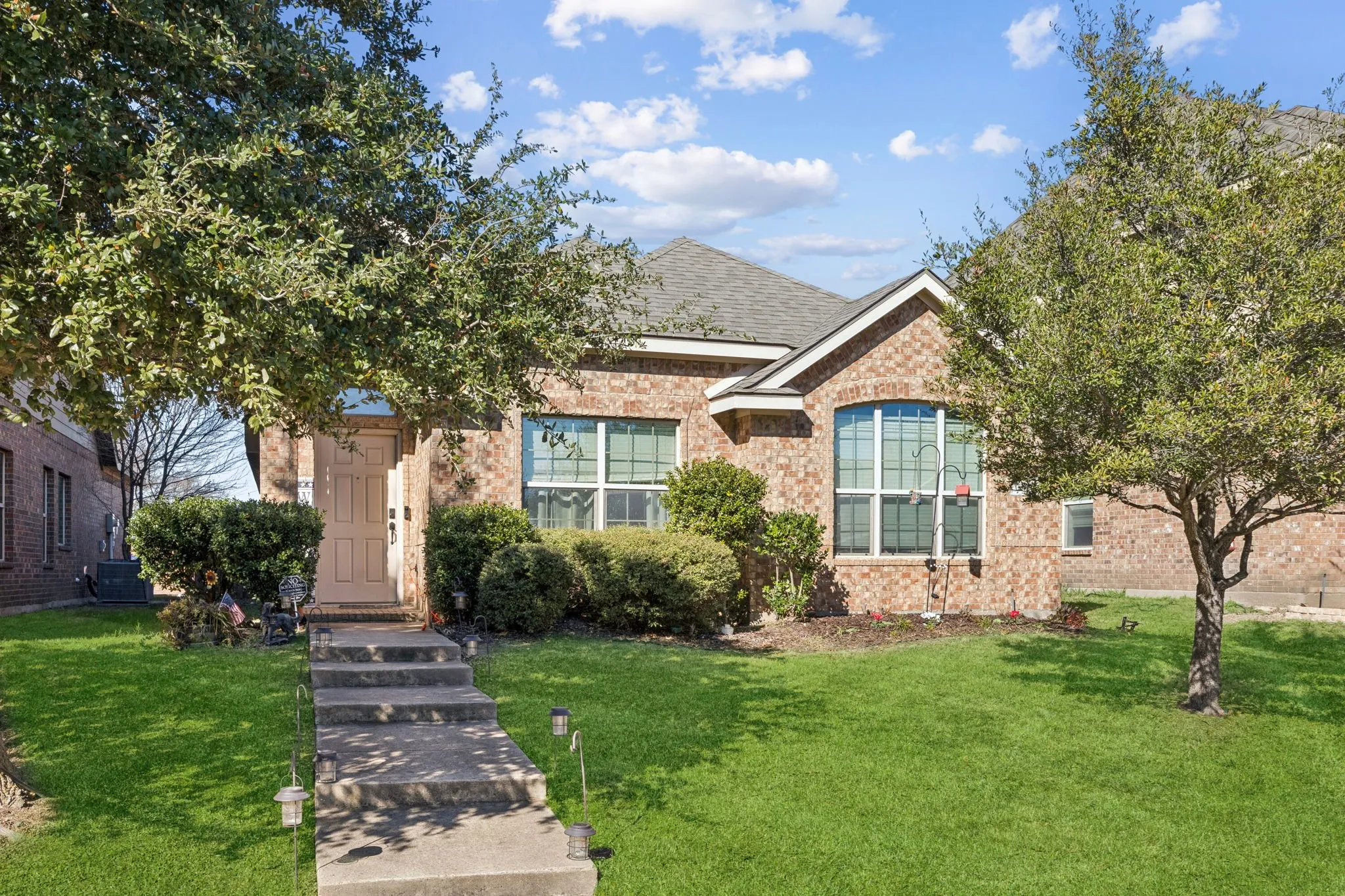 Single Family Residence For Sale in Hunt County , 1601 Applegate Way, Royse City, Texas 75189, 3 Bedroom, 2 Bathroom, 2 Garage spaces, 1,398 Sqft, built in 2011, mls#21342772, Real Estate Agent in Royse City, Homes For Sale in Hunt county, Homes For Sale in Royse City, Realtor in Royse City Texas, Real Estate Brokerage Independent Realty Texas, Luminita Cordes Realtor