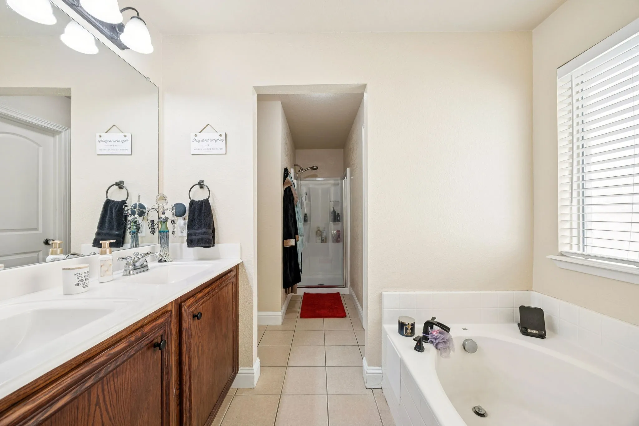 Single Family Residence For Sale in Hunt County , 1601 Applegate Way, Royse City, Texas 75189, 3 Bedroom, 2 Bathroom, 2 Garage spaces, 1,398 Sqft, built in 2011, mls#21342772, Real Estate Agent in Royse City, Homes For Sale in Hunt county, Homes For Sale in Royse City, Realtor in Royse City Texas, Real Estate Brokerage Independent Realty Texas, Luminita Cordes Realtor