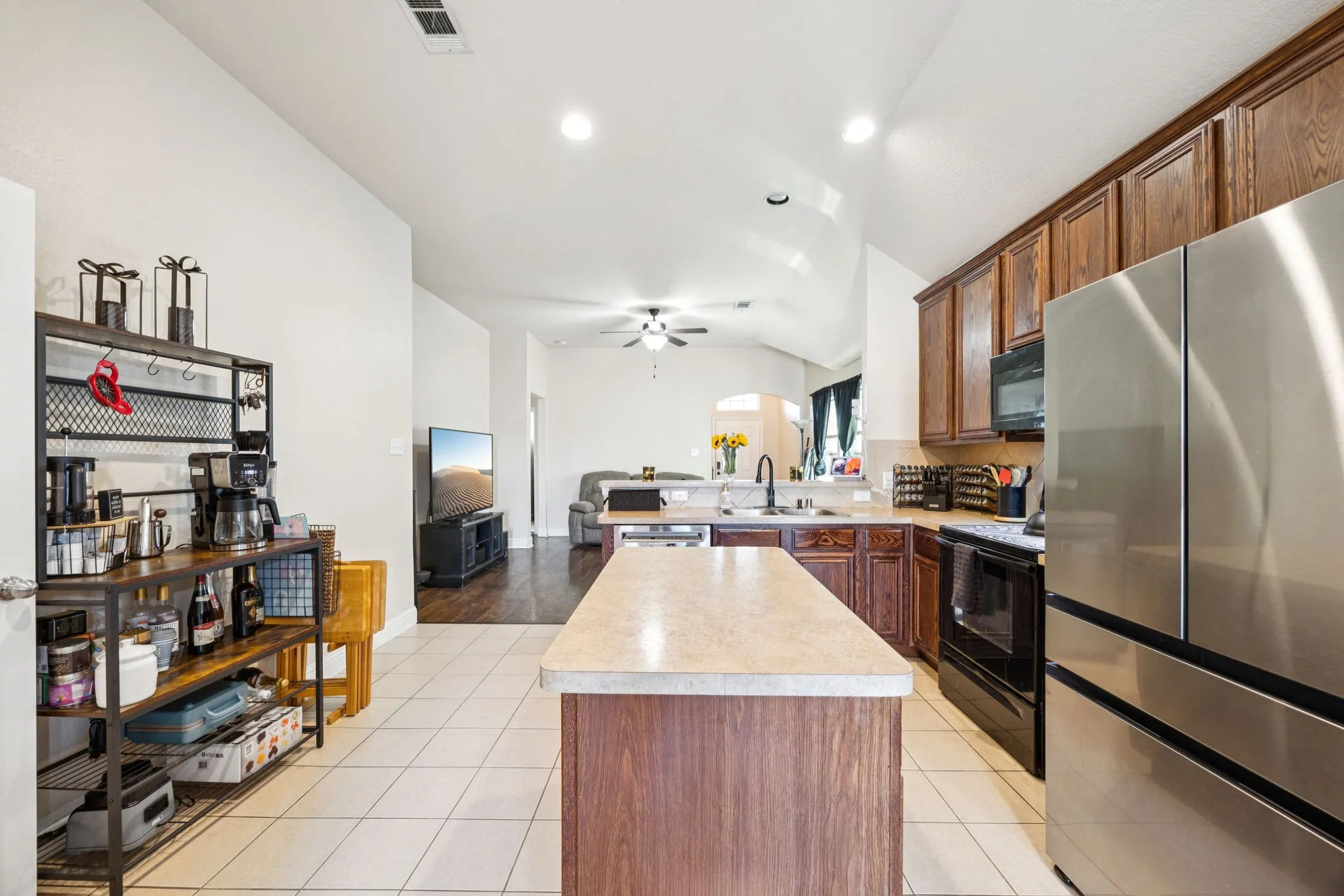 Single Family Residence For Sale in Hunt County , 1601 Applegate Way, Royse City, Texas 75189, 3 Bedroom, 2 Bathroom, 2 Garage spaces, 1,398 Sqft, built in 2011, mls#21342772, Real Estate Agent in Royse City, Homes For Sale in Hunt county, Homes For Sale in Royse City, Realtor in Royse City Texas, Real Estate Brokerage Independent Realty Texas, Luminita Cordes Realtor