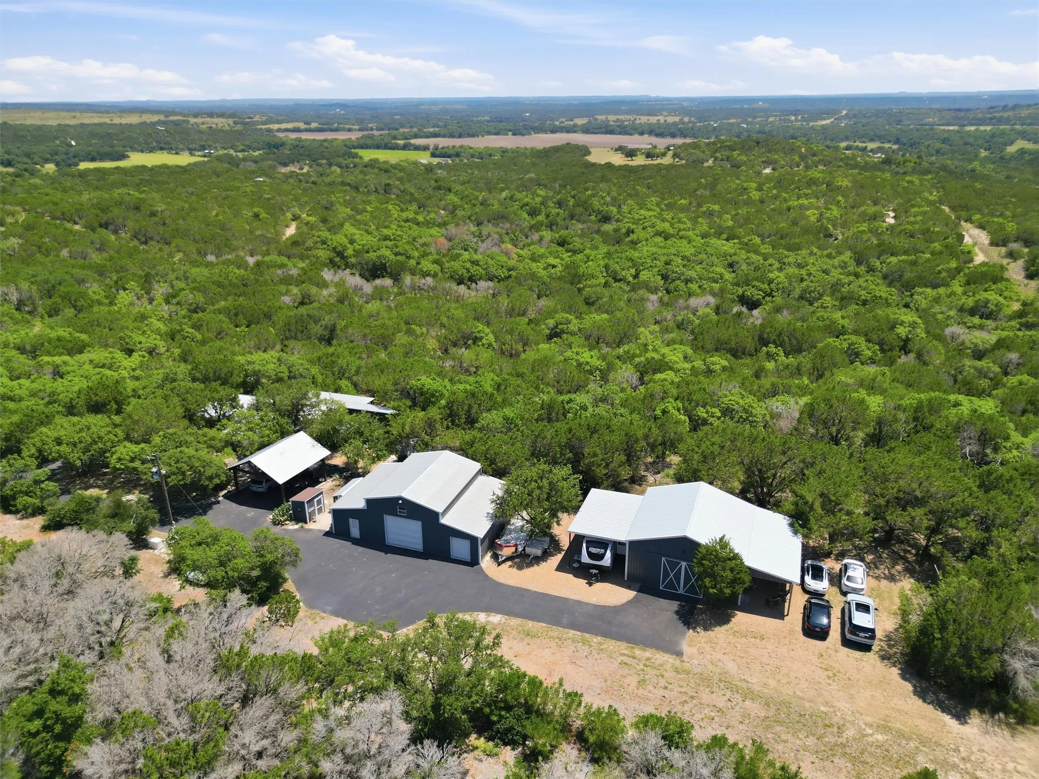 Single Family Residence For Sale in Hood County , 4800 Rock Church Highway, Tolar, Texas 76476, 3 Bedroom, 2 Bathroom, 3 Garage spaces, 1,792 Sqft, built in 1997, mls#21347020, Real Estate Agent in Tolar, Homes For Sale in Hood county, Homes For Sale in Tolar, Realtor in Tolar Texas, Real Estate Brokerage Independent Realty Texas, Luminita Cordes Realtor