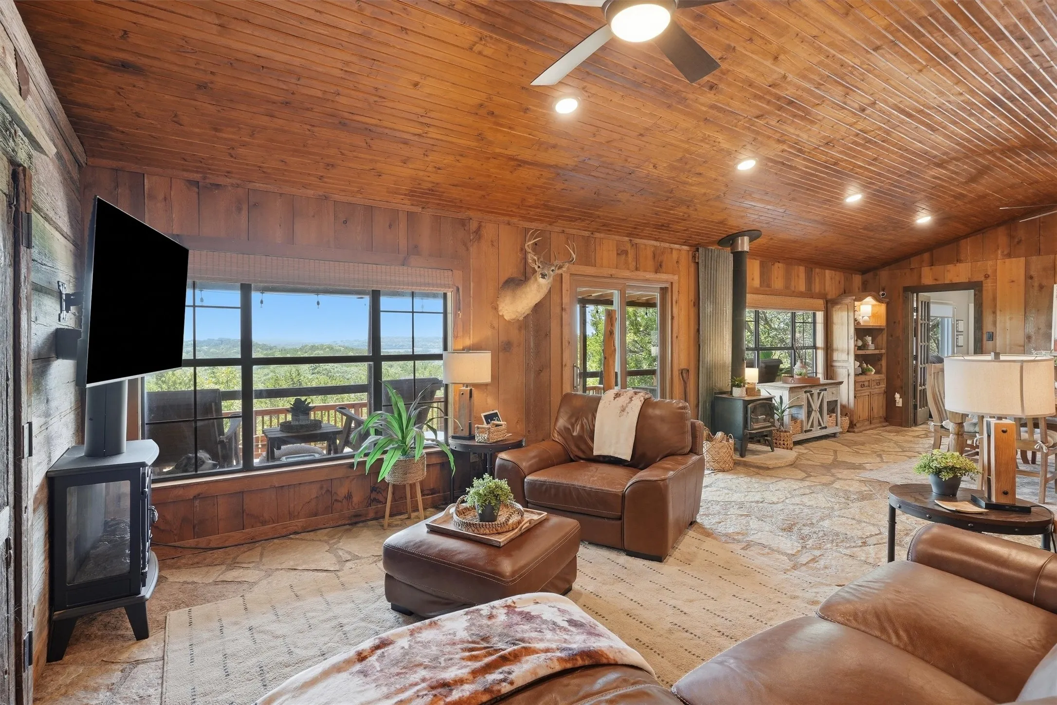 Single Family Residence For Sale in Hood County , 4800 Rock Church Highway, Tolar, Texas 76476, 3 Bedroom, 2 Bathroom, 3 Garage spaces, 1,792 Sqft, built in 1997, mls#21347020, Real Estate Agent in Tolar, Homes For Sale in Hood county, Homes For Sale in Tolar, Realtor in Tolar Texas, Real Estate Brokerage Independent Realty Texas, Luminita Cordes Realtor