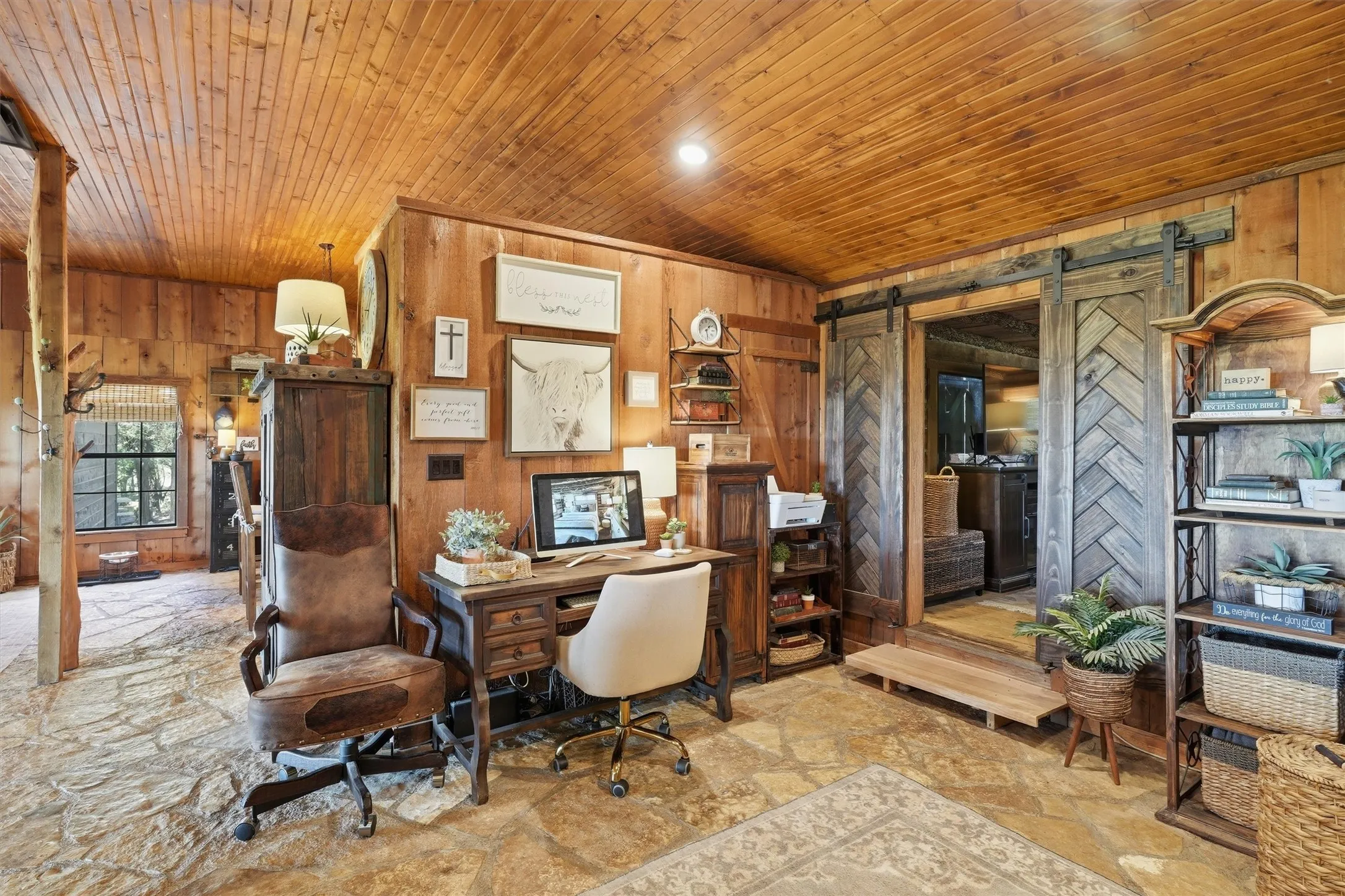 Single Family Residence For Sale in Hood County , 4800 Rock Church Highway, Tolar, Texas 76476, 3 Bedroom, 2 Bathroom, 3 Garage spaces, 1,792 Sqft, built in 1997, mls#21347020, Real Estate Agent in Tolar, Homes For Sale in Hood county, Homes For Sale in Tolar, Realtor in Tolar Texas, Real Estate Brokerage Independent Realty Texas, Luminita Cordes Realtor
