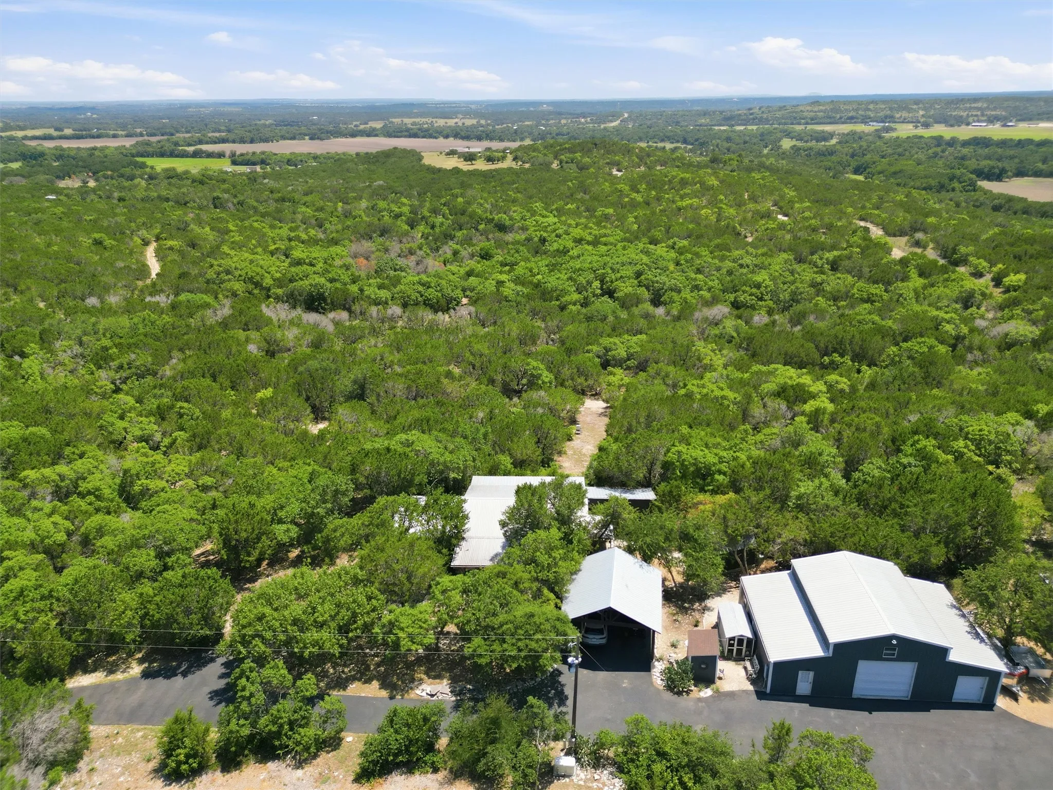 Single Family Residence For Sale in Hood County , 4800 Rock Church Highway, Tolar, Texas 76476, 3 Bedroom, 2 Bathroom, 3 Garage spaces, 1,792 Sqft, built in 1997, mls#21347020, Real Estate Agent in Tolar, Homes For Sale in Hood county, Homes For Sale in Tolar, Realtor in Tolar Texas, Real Estate Brokerage Independent Realty Texas, Luminita Cordes Realtor