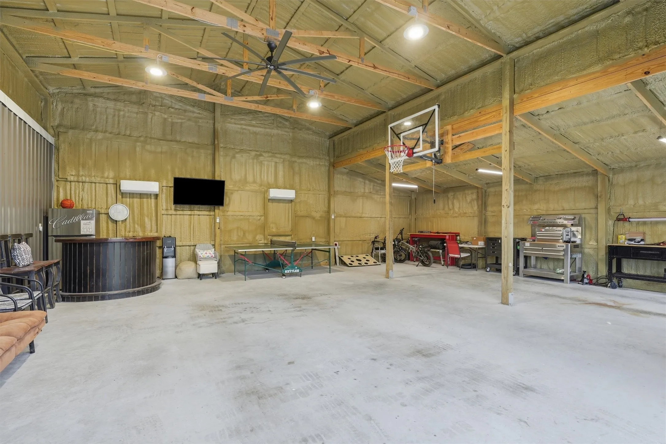 Single Family Residence For Sale in Hood County , 4800 Rock Church Highway, Tolar, Texas 76476, 3 Bedroom, 2 Bathroom, 3 Garage spaces, 1,792 Sqft, built in 1997, mls#21347020, Real Estate Agent in Tolar, Homes For Sale in Hood county, Homes For Sale in Tolar, Realtor in Tolar Texas, Real Estate Brokerage Independent Realty Texas, Luminita Cordes Realtor