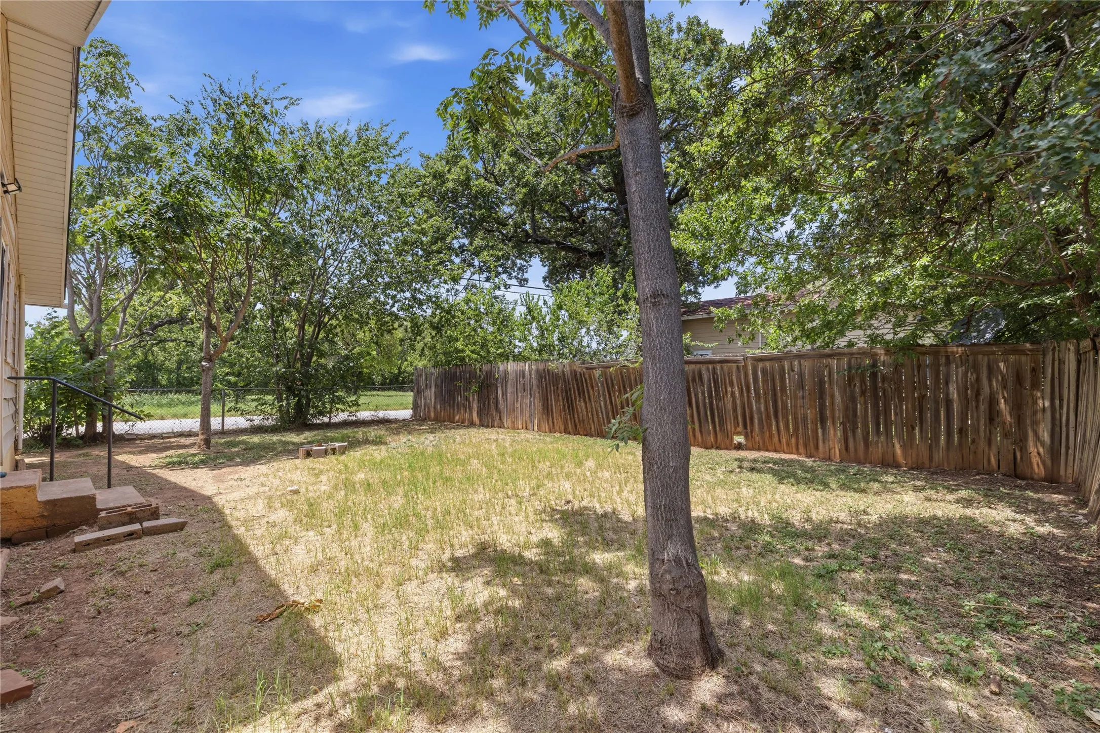 Single Family Residence For Sale in Brown County , 1317 Avenue C, Brownwood, Texas 76801, 2 Bedroom, 2 Bathroom, Garage spaces, 1,162 Sqft, built in 0, mls#21345982, Real Estate Agent in Brownwood, Homes For Sale in Brown county, Homes For Sale in Brownwood, Realtor in Brownwood Texas, Real Estate Brokerage Independent Realty Texas, Luminita Cordes Realtor