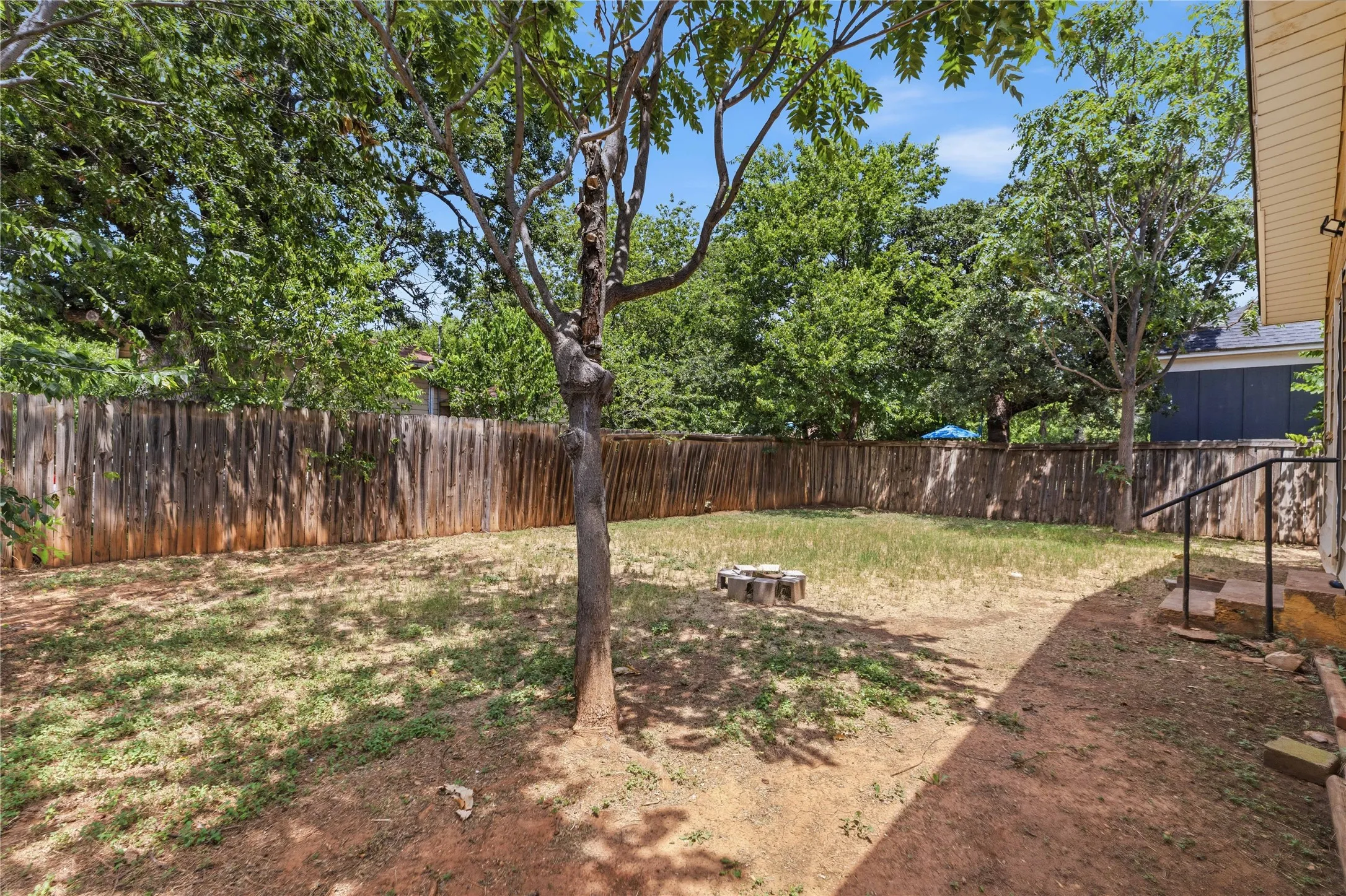 Single Family Residence For Sale in Brown County , 1317 Avenue C, Brownwood, Texas 76801, 2 Bedroom, 2 Bathroom, Garage spaces, 1,162 Sqft, built in 0, mls#21345982, Real Estate Agent in Brownwood, Homes For Sale in Brown county, Homes For Sale in Brownwood, Realtor in Brownwood Texas, Real Estate Brokerage Independent Realty Texas, Luminita Cordes Realtor