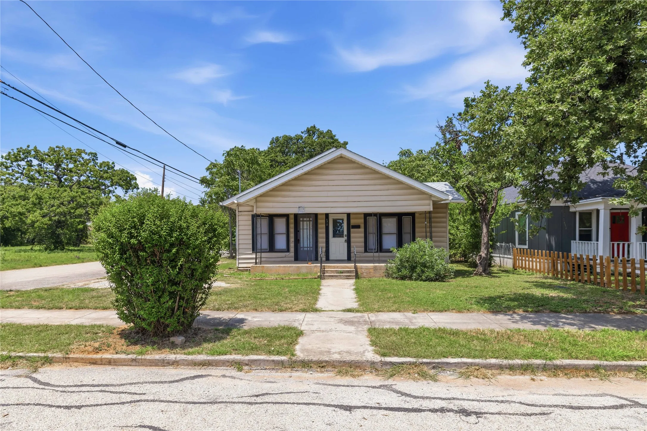 Single Family Residence For Sale in Brown County , 1317 Avenue C, Brownwood, Texas 76801, 2 Bedroom, 2 Bathroom, Garage spaces, 1,162 Sqft, built in 0, mls#21345982, Real Estate Agent in Brownwood, Homes For Sale in Brown county, Homes For Sale in Brownwood, Realtor in Brownwood Texas, Real Estate Brokerage Independent Realty Texas, Luminita Cordes Realtor