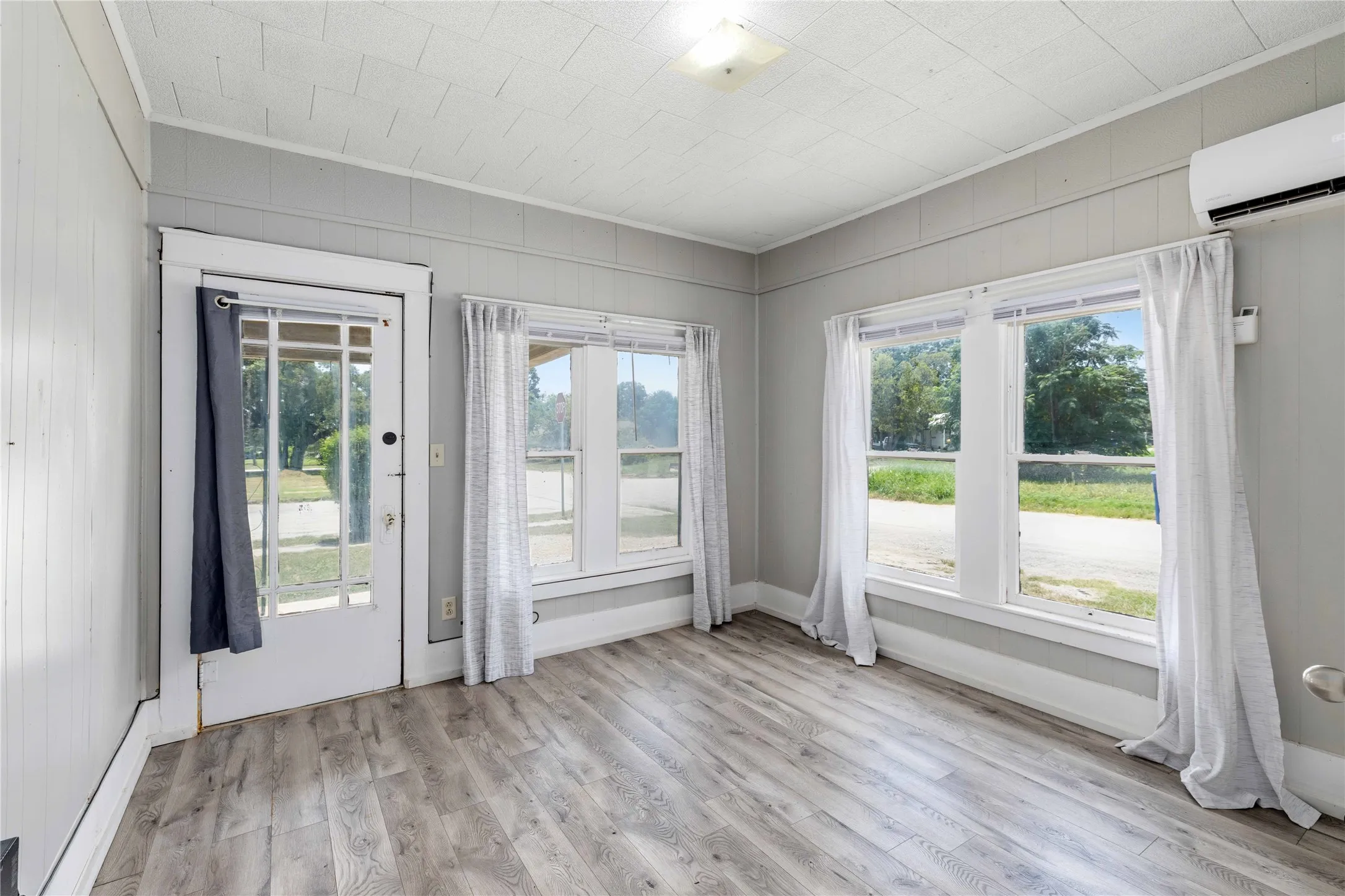 Single Family Residence For Sale in Brown County , 1317 Avenue C, Brownwood, Texas 76801, 2 Bedroom, 2 Bathroom, Garage spaces, 1,162 Sqft, built in 0, mls#21345982, Real Estate Agent in Brownwood, Homes For Sale in Brown county, Homes For Sale in Brownwood, Realtor in Brownwood Texas, Real Estate Brokerage Independent Realty Texas, Luminita Cordes Realtor