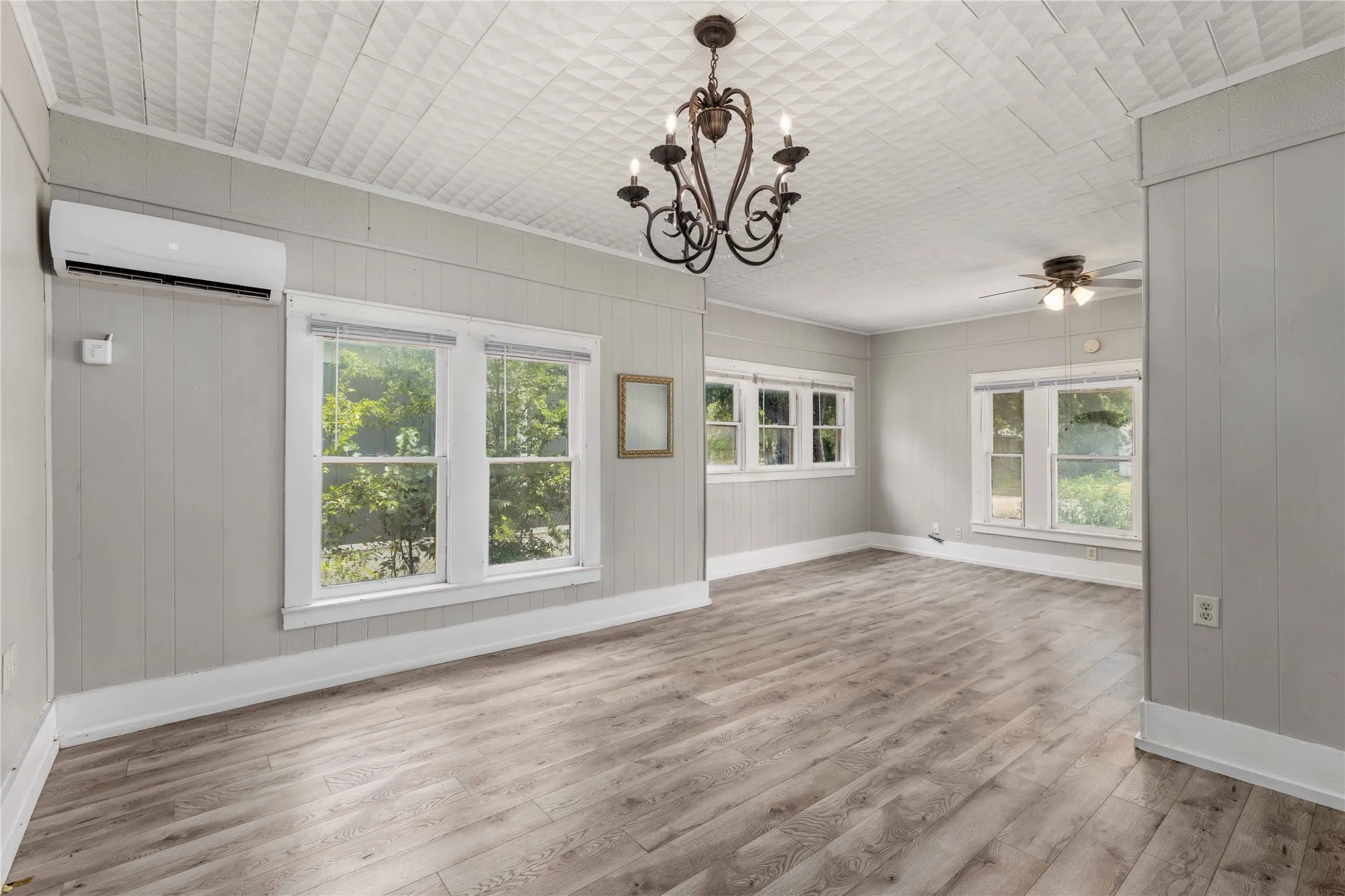 Single Family Residence For Sale in Brown County , 1317 Avenue C, Brownwood, Texas 76801, 2 Bedroom, 2 Bathroom, Garage spaces, 1,162 Sqft, built in 0, mls#21345982, Real Estate Agent in Brownwood, Homes For Sale in Brown county, Homes For Sale in Brownwood, Realtor in Brownwood Texas, Real Estate Brokerage Independent Realty Texas, Luminita Cordes Realtor