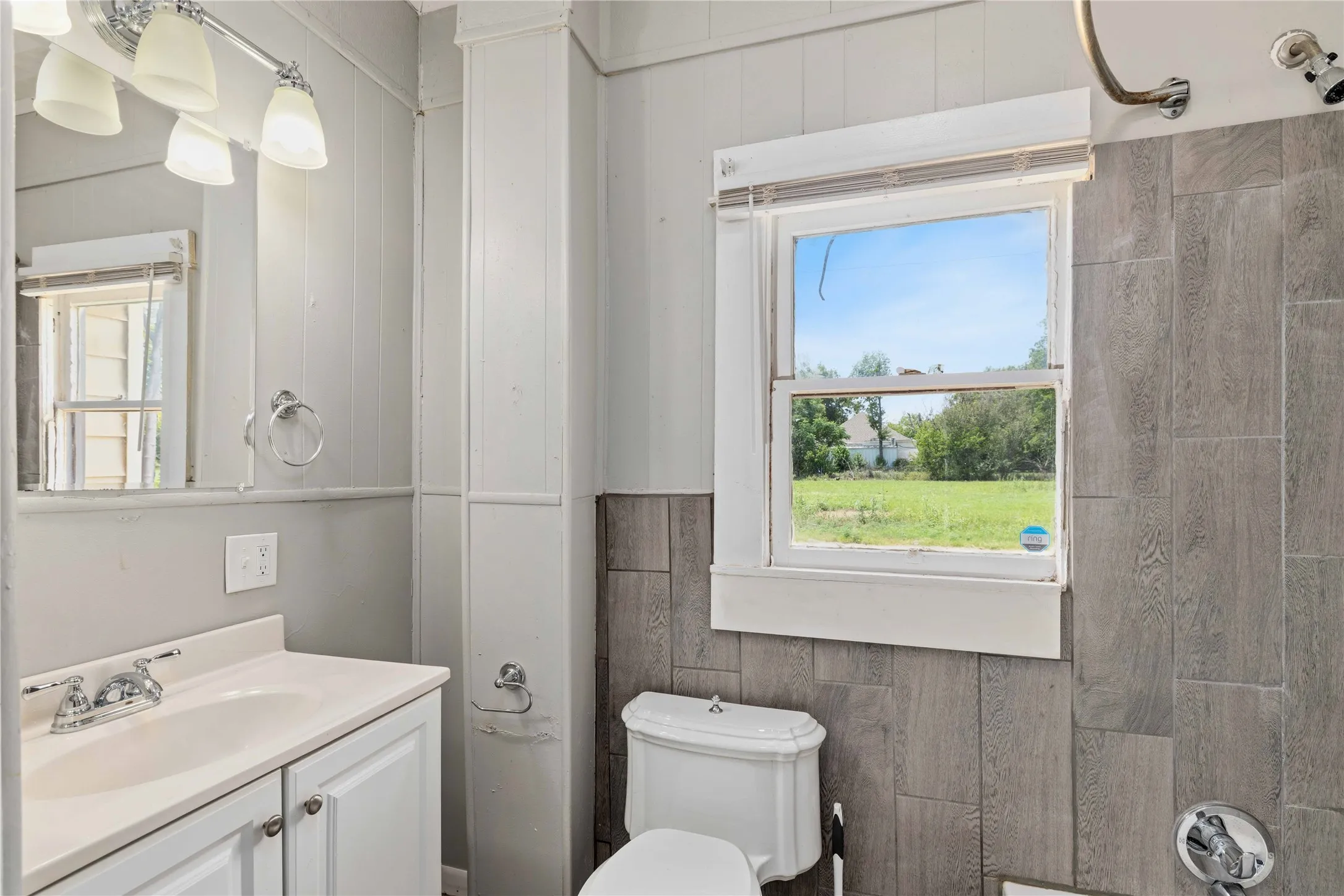 Single Family Residence For Sale in Brown County , 1317 Avenue C, Brownwood, Texas 76801, 2 Bedroom, 2 Bathroom, Garage spaces, 1,162 Sqft, built in 0, mls#21345982, Real Estate Agent in Brownwood, Homes For Sale in Brown county, Homes For Sale in Brownwood, Realtor in Brownwood Texas, Real Estate Brokerage Independent Realty Texas, Luminita Cordes Realtor