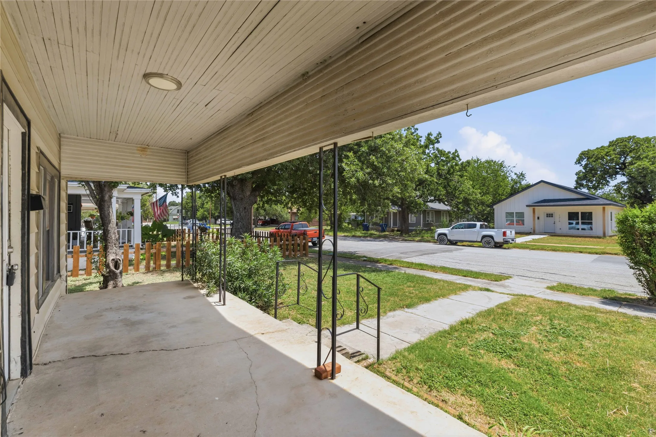 Single Family Residence For Sale in Brown County , 1317 Avenue C, Brownwood, Texas 76801, 2 Bedroom, 2 Bathroom, Garage spaces, 1,162 Sqft, built in 0, mls#21345982, Real Estate Agent in Brownwood, Homes For Sale in Brown county, Homes For Sale in Brownwood, Realtor in Brownwood Texas, Real Estate Brokerage Independent Realty Texas, Luminita Cordes Realtor