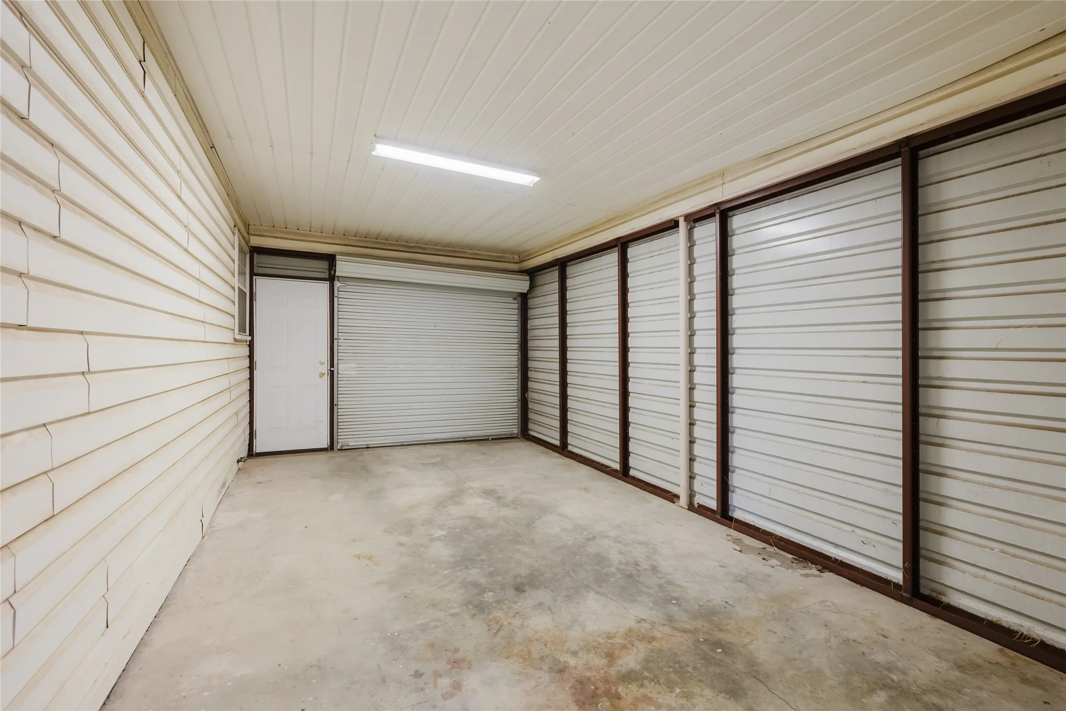 Garage 2