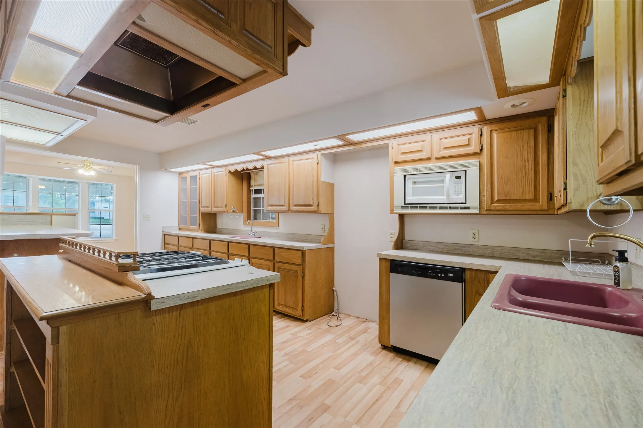 Single Family Residence For Sale in Comanche County , 649 E Short Avenue, De Leon, Texas 76444, 2 Bedroom, 1 Bathroom, 1 Garage spaces, 1,755 Sqft, built in 1960, Price $225,000, mls#21345841, Real Estate Agent in De Leon, Homes For Sale in Comanche county, Homes For Sale in De Leon, Realtor in De Leon Texas, Real Estate Brokerage Independent Realty Texas, Luminita Cordes Realtor