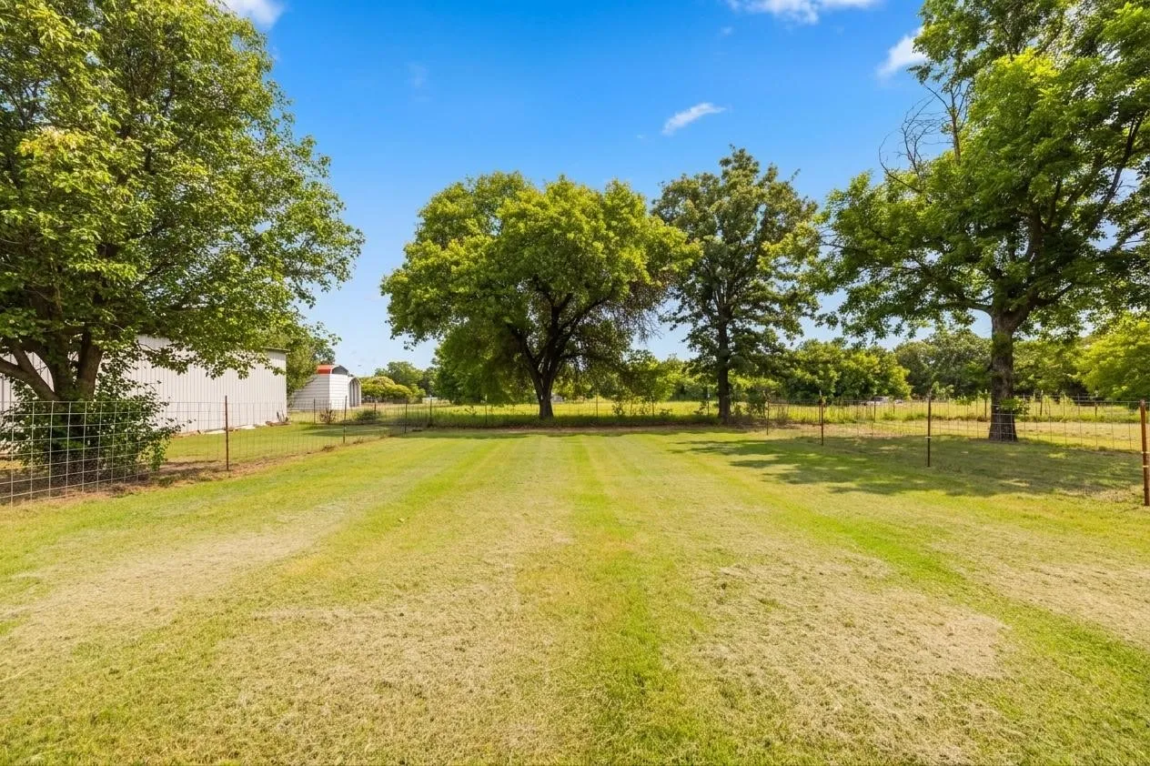 Single Family Residence For Sale in Comanche County , 649 E Short Avenue, De Leon, Texas 76444, 2 Bedroom, 1 Bathroom, 1 Garage spaces, 1,755 Sqft, built in 1960, Price $225,000, mls#21345841, Real Estate Agent in De Leon, Homes For Sale in Comanche county, Homes For Sale in De Leon, Realtor in De Leon Texas, Real Estate Brokerage Independent Realty Texas, Luminita Cordes Realtor
