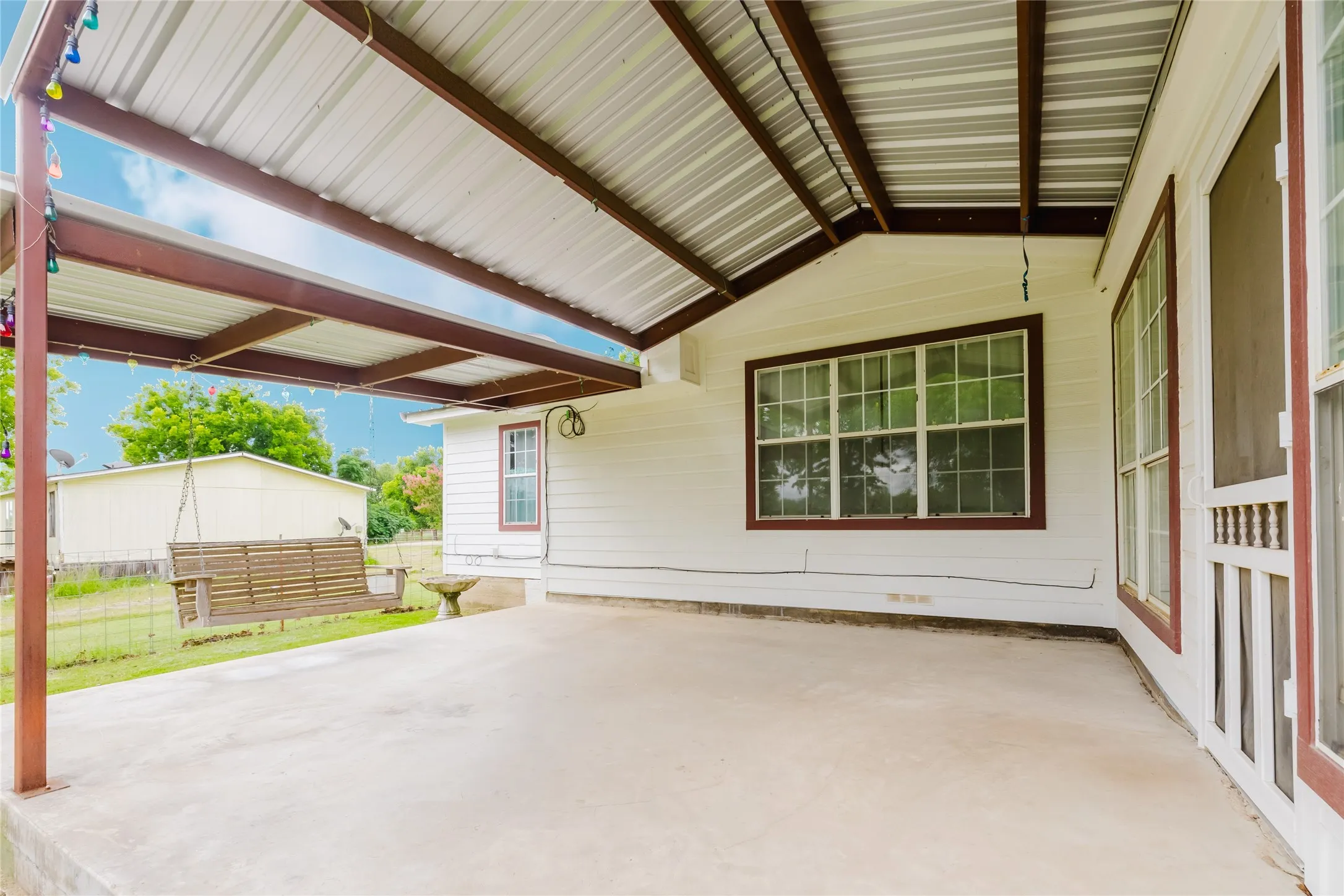 Single Family Residence For Sale in Comanche County , 649 E Short Avenue, De Leon, Texas 76444, 2 Bedroom, 1 Bathroom, 1 Garage spaces, 1,755 Sqft, built in 1960, Price $225,000, mls#21345841, Real Estate Agent in De Leon, Homes For Sale in Comanche county, Homes For Sale in De Leon, Realtor in De Leon Texas, Real Estate Brokerage Independent Realty Texas, Luminita Cordes Realtor
