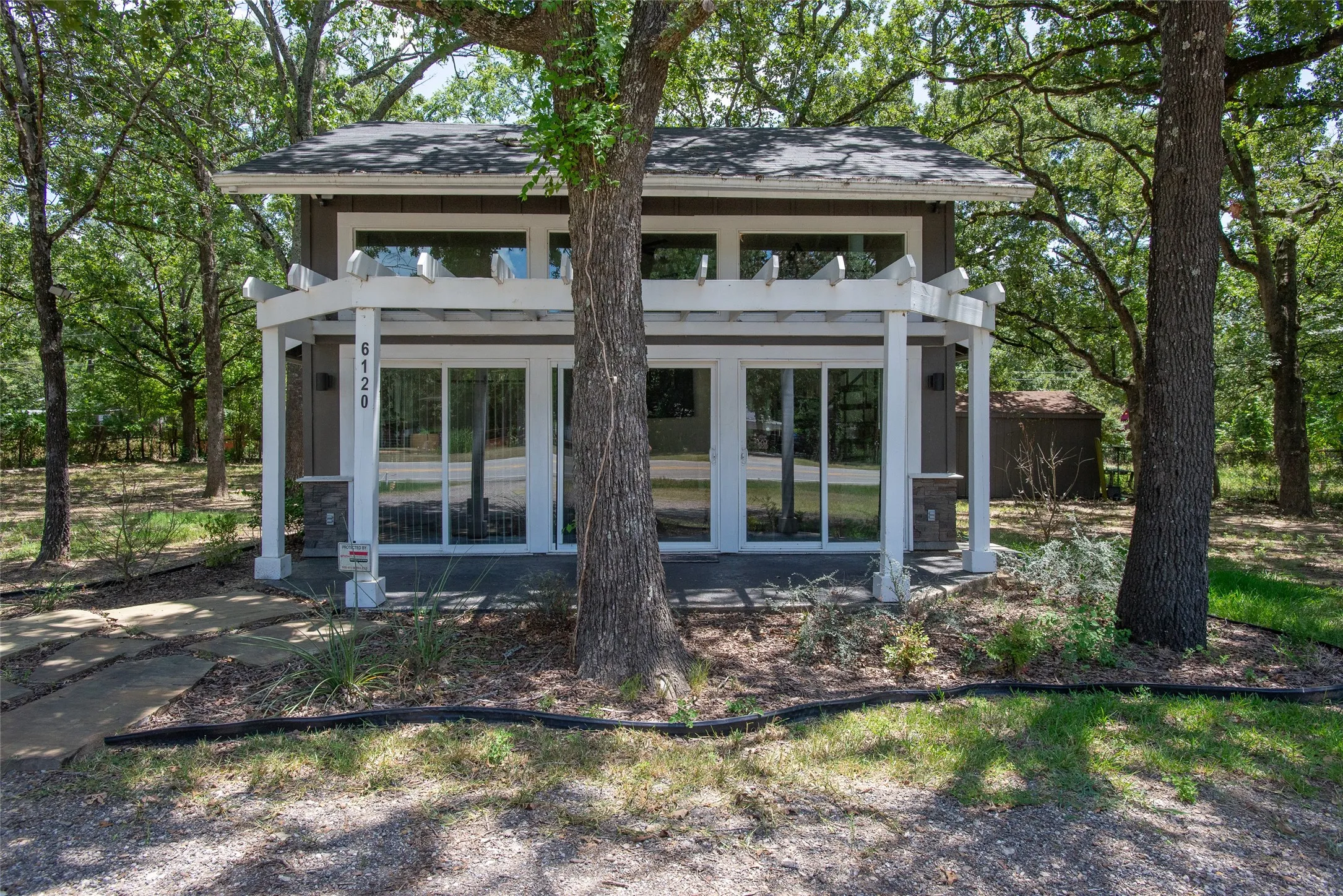 Single Family Residence For Sale in Henderson County , 6120 Payne Road, Log Cabin, Texas 75148, 1 Bedroom, 1 Bathroom, Garage spaces, 792 Sqft, built in 2023, mls#21347189, Real Estate Agent in Log Cabin, Homes For Sale in Henderson county, Homes For Sale in Log Cabin, Realtor in Log Cabin Texas, Real Estate Brokerage Independent Realty Texas, Luminita Cordes Realtor