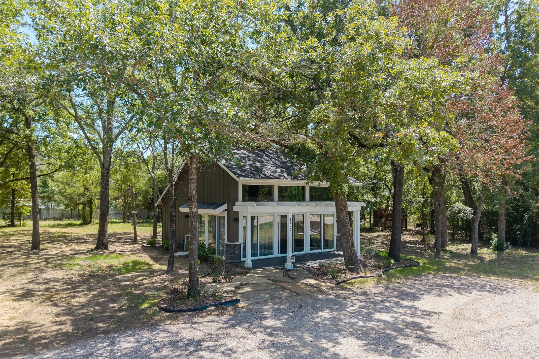 Single Family Residence For Sale in Henderson County , 6120 Payne Road, Log Cabin, Texas 75148, 1 Bedroom, 1 Bathroom, Garage spaces, 792 Sqft, built in 2023, mls#21347189, Real Estate Agent in Log Cabin, Homes For Sale in Henderson county, Homes For Sale in Log Cabin, Realtor in Log Cabin Texas, Real Estate Brokerage Independent Realty Texas, Luminita Cordes Realtor