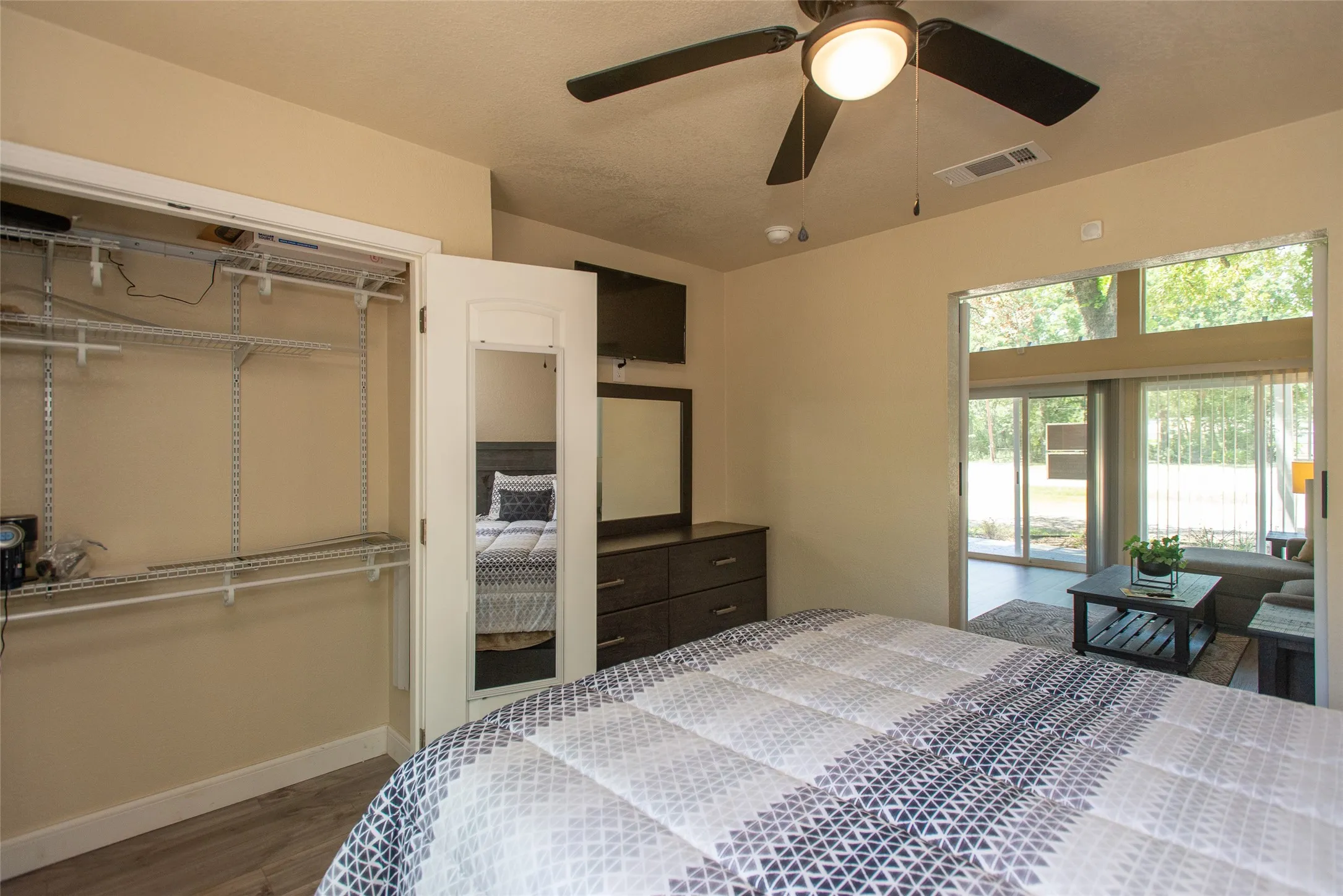 Single Family Residence For Sale in Henderson County , 6120 Payne Road, Log Cabin, Texas 75148, 1 Bedroom, 1 Bathroom, Garage spaces, 792 Sqft, built in 2023, mls#21347189, Real Estate Agent in Log Cabin, Homes For Sale in Henderson county, Homes For Sale in Log Cabin, Realtor in Log Cabin Texas, Real Estate Brokerage Independent Realty Texas, Luminita Cordes Realtor