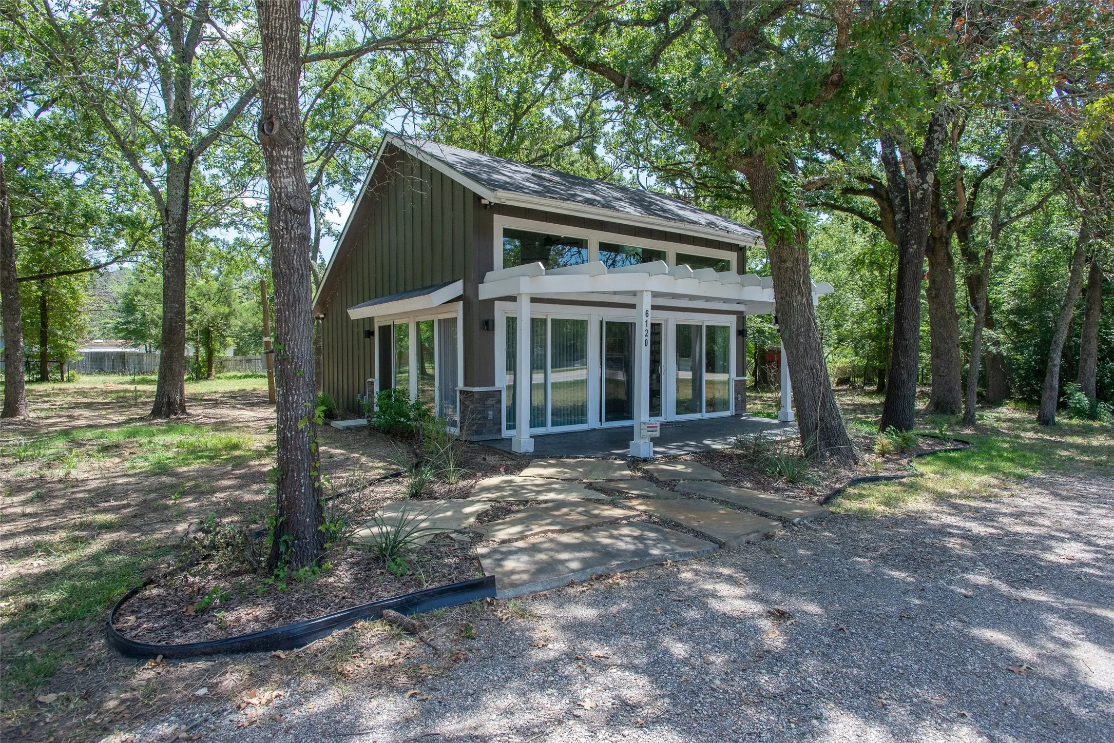 Single Family Residence For Sale in Henderson County , 6120 Payne Road, Log Cabin, Texas 75148, 1 Bedroom, 1 Bathroom, Garage spaces, 792 Sqft, built in 2023, mls#21347189, Real Estate Agent in Log Cabin, Homes For Sale in Henderson county, Homes For Sale in Log Cabin, Realtor in Log Cabin Texas, Real Estate Brokerage Independent Realty Texas, Luminita Cordes Realtor