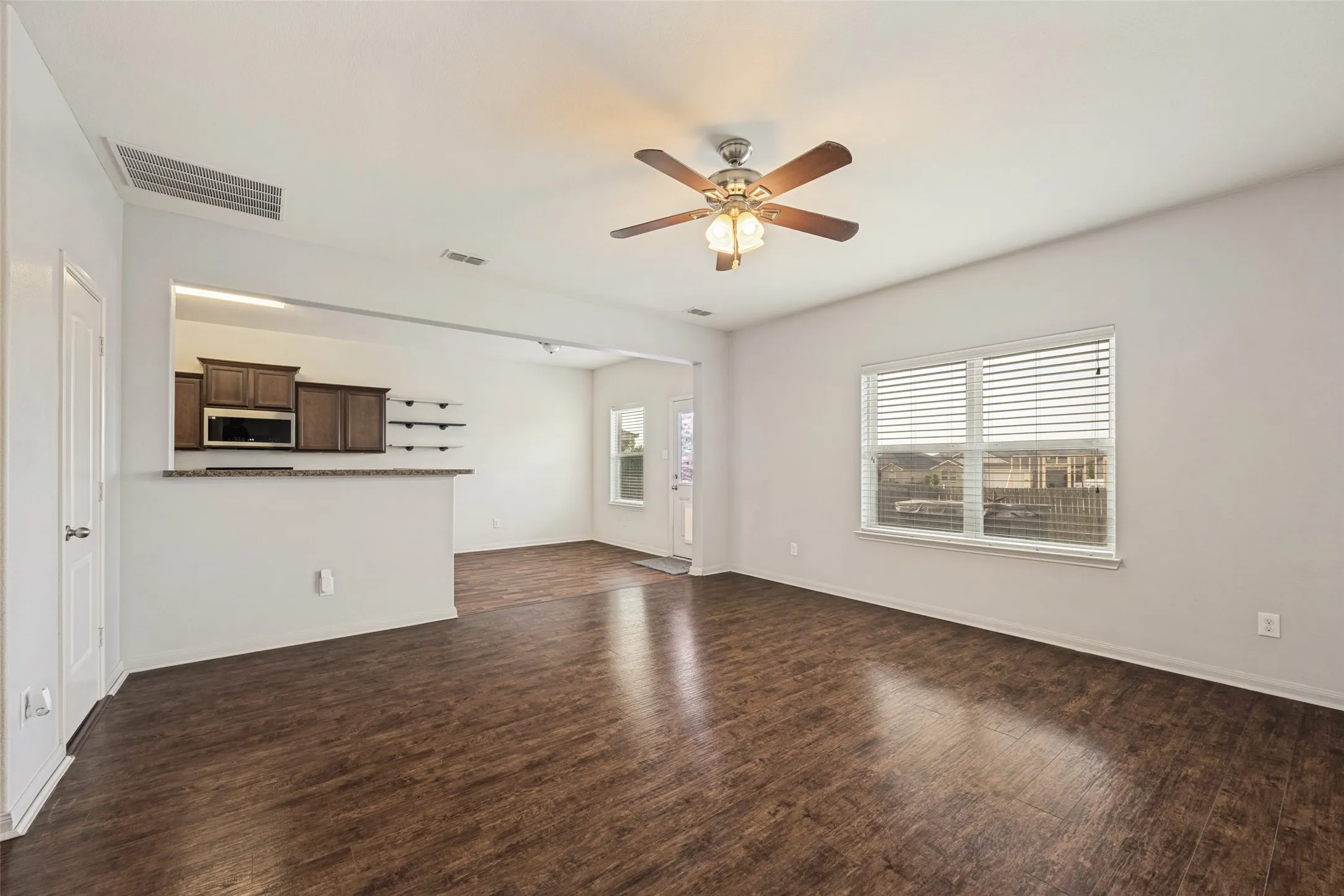 Single Family Residence For Sale in Grayson County , 1802 Douglas Street, Howe, Texas 75459, 4 Bedroom, 3 Bathroom, 2 Garage spaces, 2,091 Sqft, built in 2016, mls#21346848, Real Estate Agent in Howe, Homes For Sale in Grayson county, Homes For Sale in Howe, Realtor in Howe Texas, Real Estate Brokerage Independent Realty Texas, Luminita Cordes Realtor