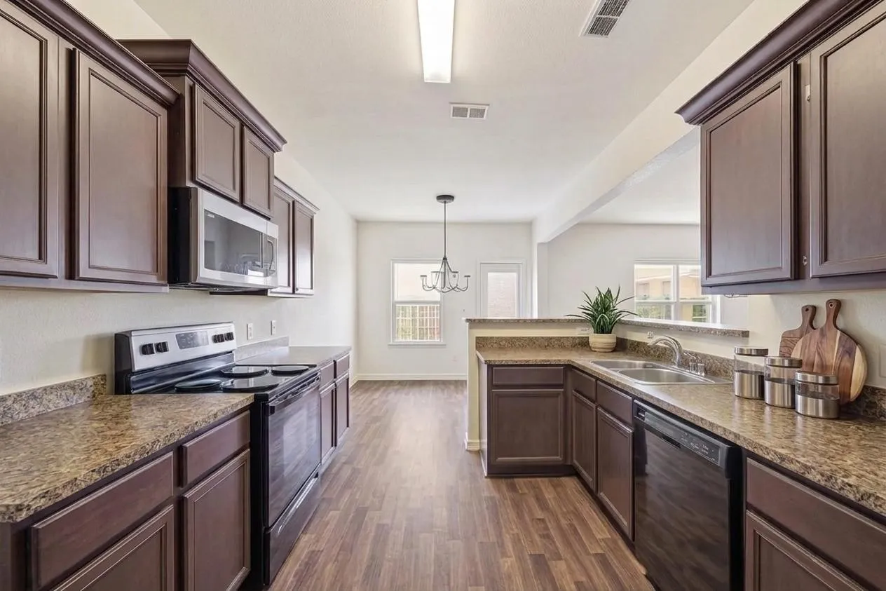 Single Family Residence For Sale in Grayson County , 1802 Douglas Street, Howe, Texas 75459, 4 Bedroom, 3 Bathroom, 2 Garage spaces, 2,091 Sqft, built in 2016, mls#21346848, Real Estate Agent in Howe, Homes For Sale in Grayson county, Homes For Sale in Howe, Realtor in Howe Texas, Real Estate Brokerage Independent Realty Texas, Luminita Cordes Realtor