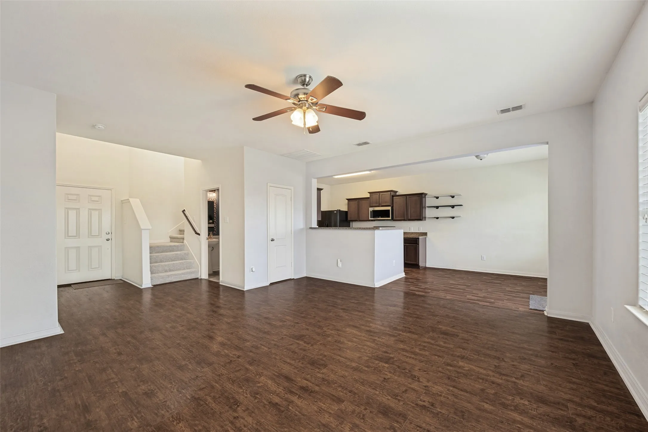 Single Family Residence For Sale in Grayson County , 1802 Douglas Street, Howe, Texas 75459, 4 Bedroom, 3 Bathroom, 2 Garage spaces, 2,091 Sqft, built in 2016, mls#21346848, Real Estate Agent in Howe, Homes For Sale in Grayson county, Homes For Sale in Howe, Realtor in Howe Texas, Real Estate Brokerage Independent Realty Texas, Luminita Cordes Realtor