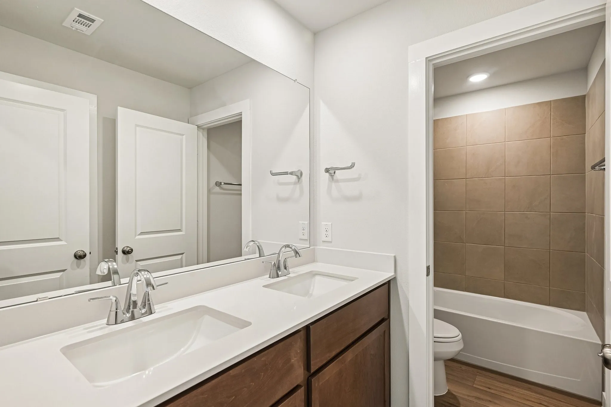 Single Family Residence For Sale in Rockwall County , 312 Sun Harvest Drive, Royse City, Texas 75189, 4 Bedroom, 3 Bathroom, 2 Garage spaces, 2,003 Sqft, built in 2026, mls#21347310, Real Estate Agent in Royse City, Homes For Sale in Rockwall county, Homes For Sale in Royse City, Realtor in Royse City Texas, Real Estate Brokerage Independent Realty Texas, Luminita Cordes Realtor