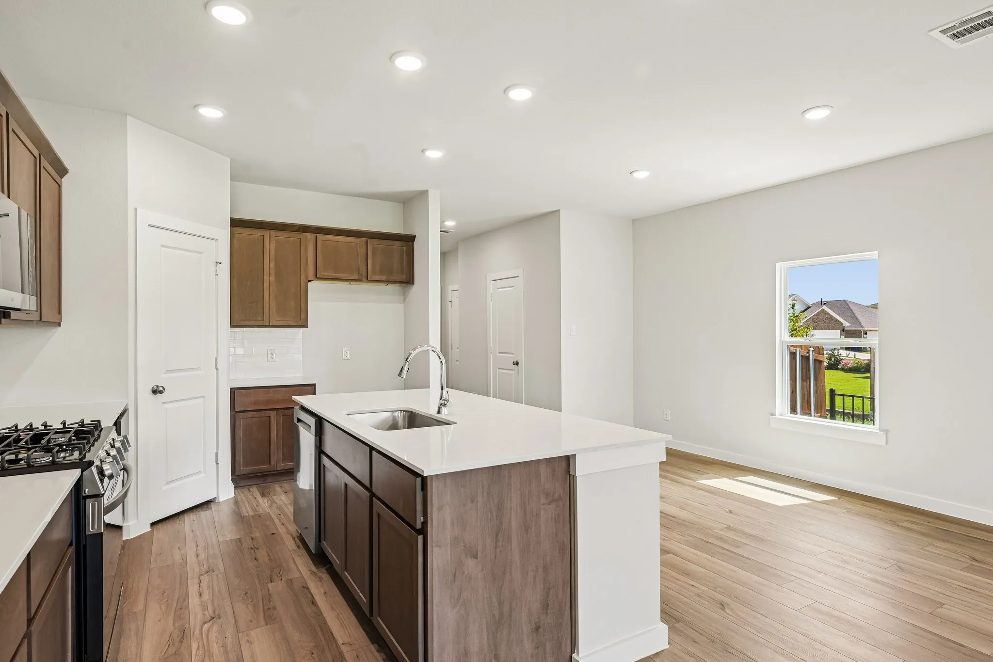 Single Family Residence For Sale in Rockwall County , 312 Sun Harvest Drive, Royse City, Texas 75189, 4 Bedroom, 3 Bathroom, 2 Garage spaces, 2,003 Sqft, built in 2026, mls#21347310, Real Estate Agent in Royse City, Homes For Sale in Rockwall county, Homes For Sale in Royse City, Realtor in Royse City Texas, Real Estate Brokerage Independent Realty Texas, Luminita Cordes Realtor