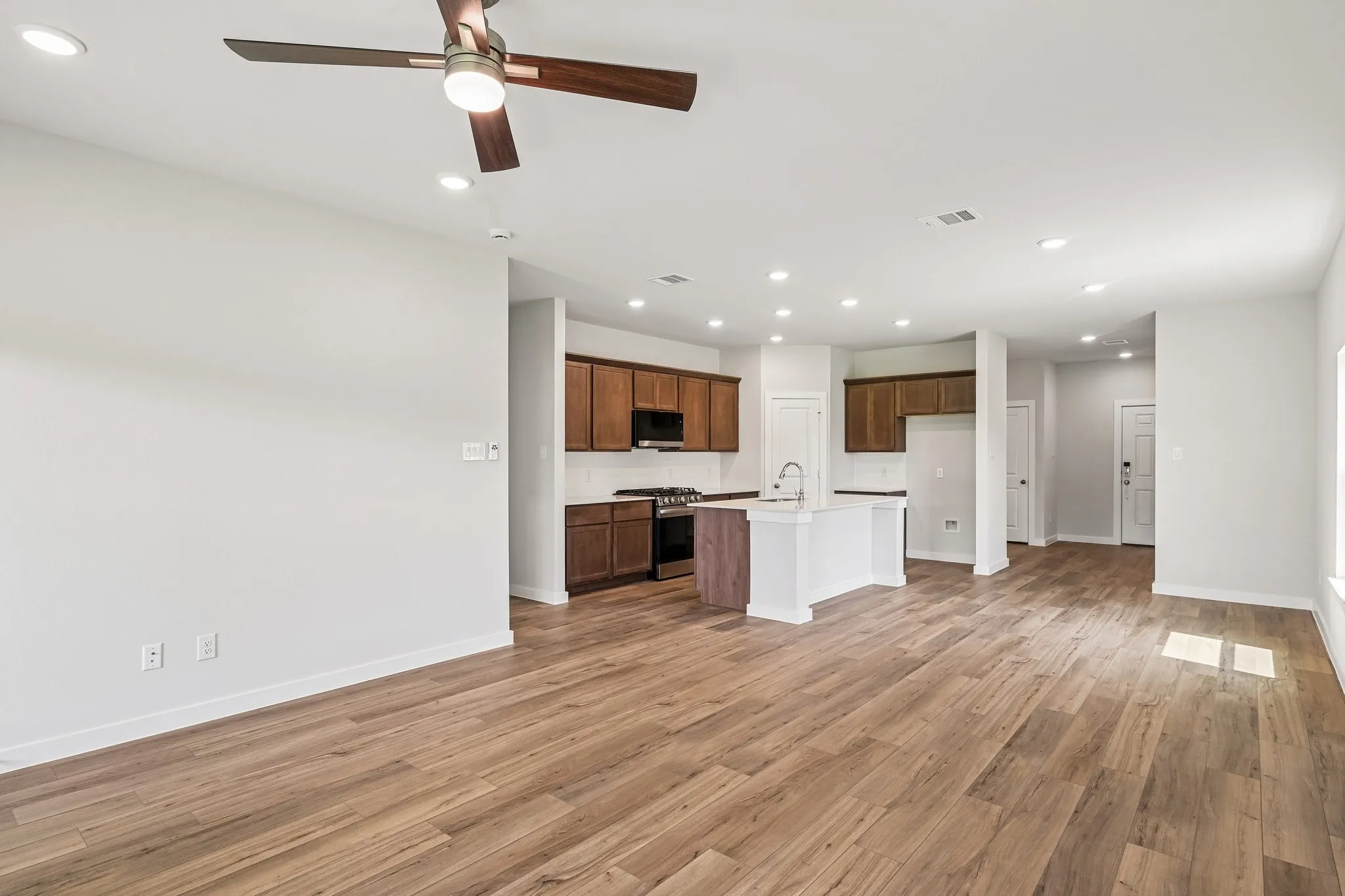 Single Family Residence For Sale in Rockwall County , 312 Sun Harvest Drive, Royse City, Texas 75189, 4 Bedroom, 3 Bathroom, 2 Garage spaces, 2,003 Sqft, built in 2026, mls#21347310, Real Estate Agent in Royse City, Homes For Sale in Rockwall county, Homes For Sale in Royse City, Realtor in Royse City Texas, Real Estate Brokerage Independent Realty Texas, Luminita Cordes Realtor