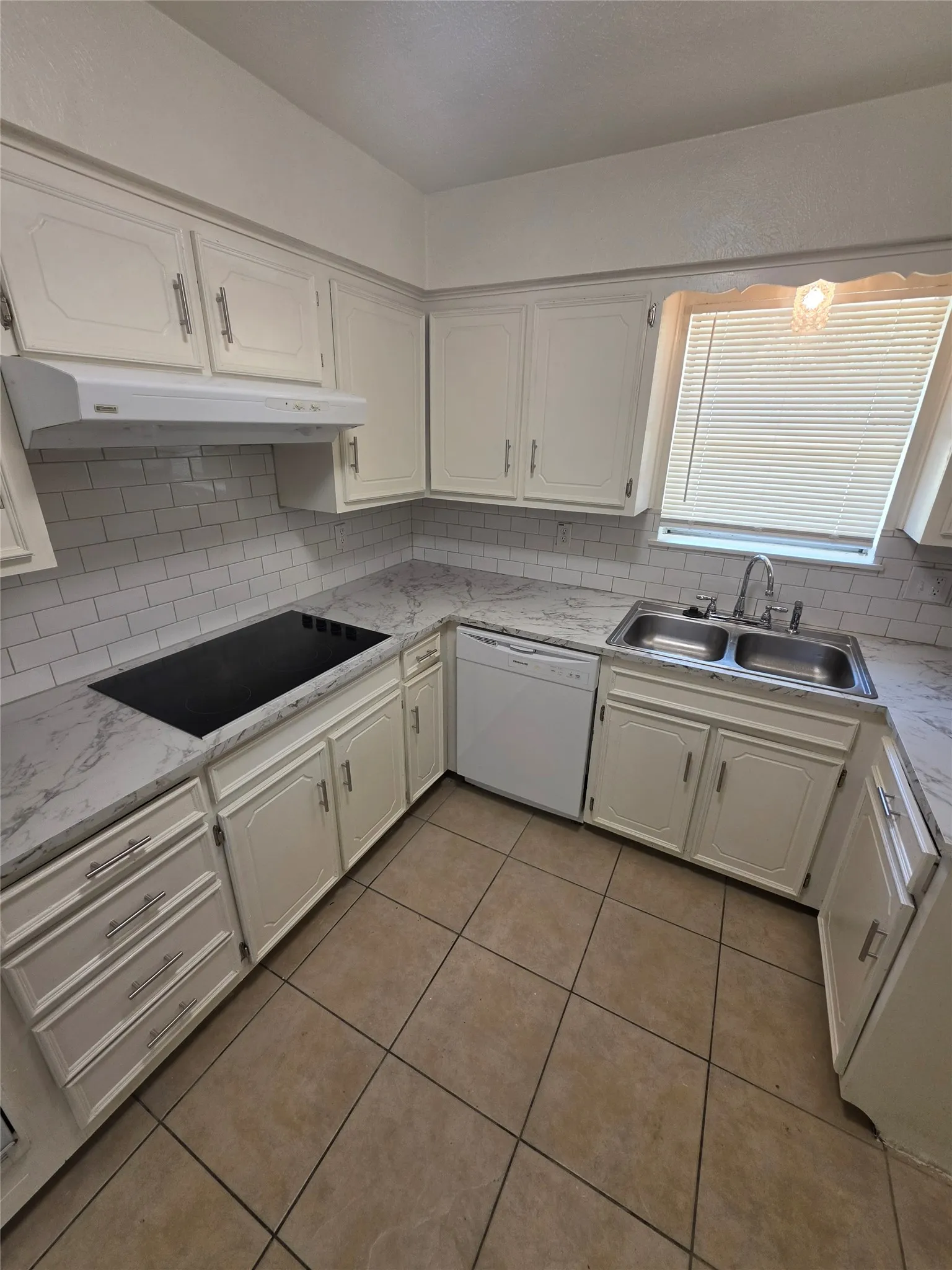 Single Family Residence For Rent in Dallas County , 2604 Candleberry Drive, Mesquite, Texas 75149, 3 Bedroom, 2 Bathroom, 2 Garage spaces, 1,348 Sqft, built in 1967, mls#21347314, Real Estate Agent in Mesquite, Homes For Rent in Dallas county, Homes For Rent in Mesquite, Realtor in Mesquite Texas, Real Estate Brokerage Independent Realty Texas, Luminita Cordes Realtor